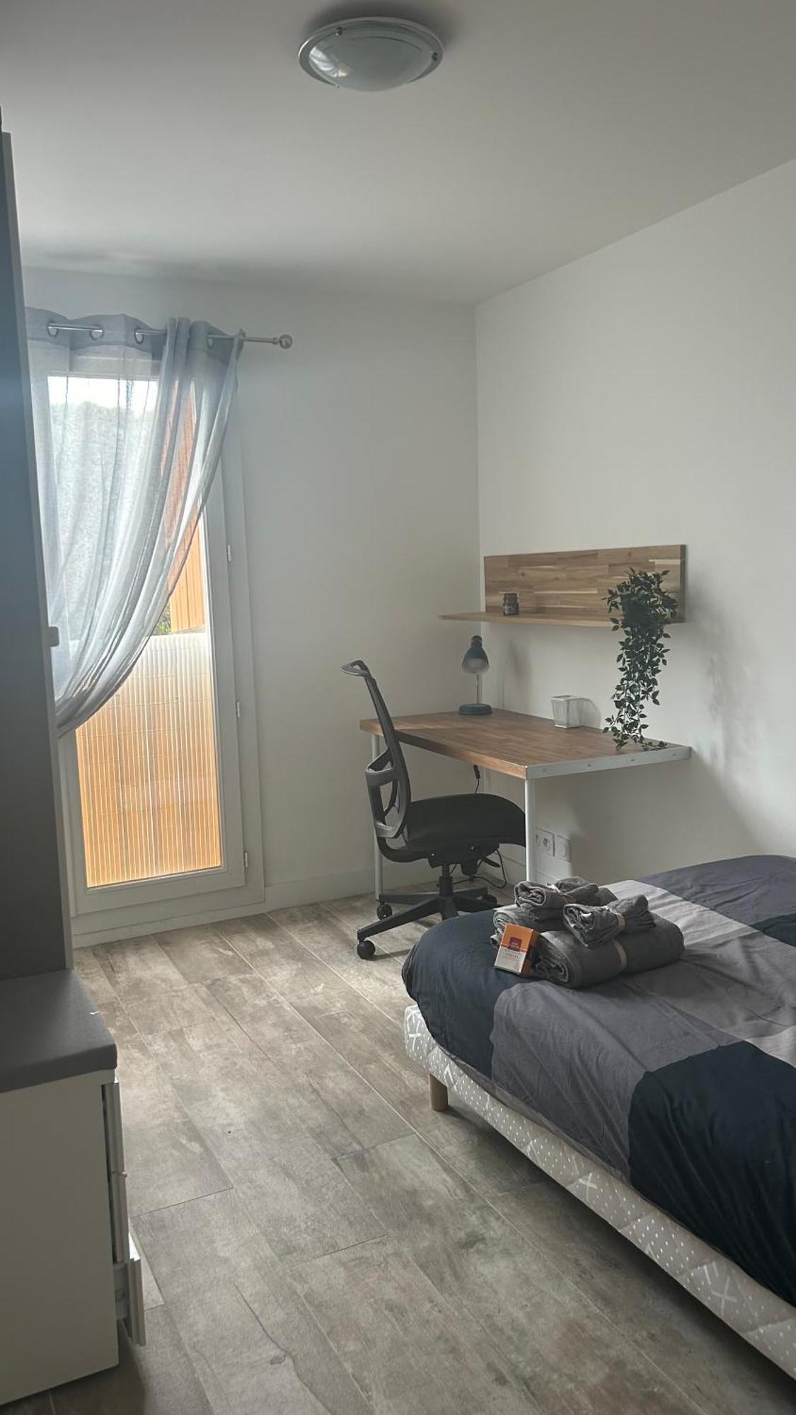 5 15 Minutes Apartment *