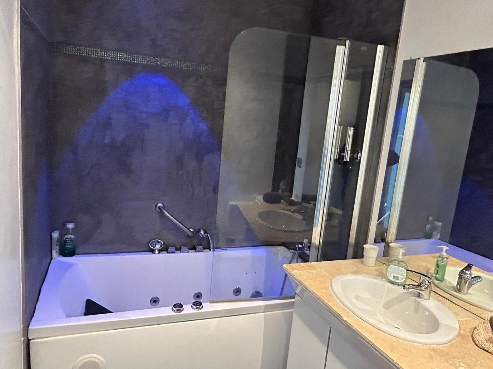 Apartamento Le Pharo Appart Vue Mer Pres Plage Fort St Nicolas Vieux Port Mucem Marsella