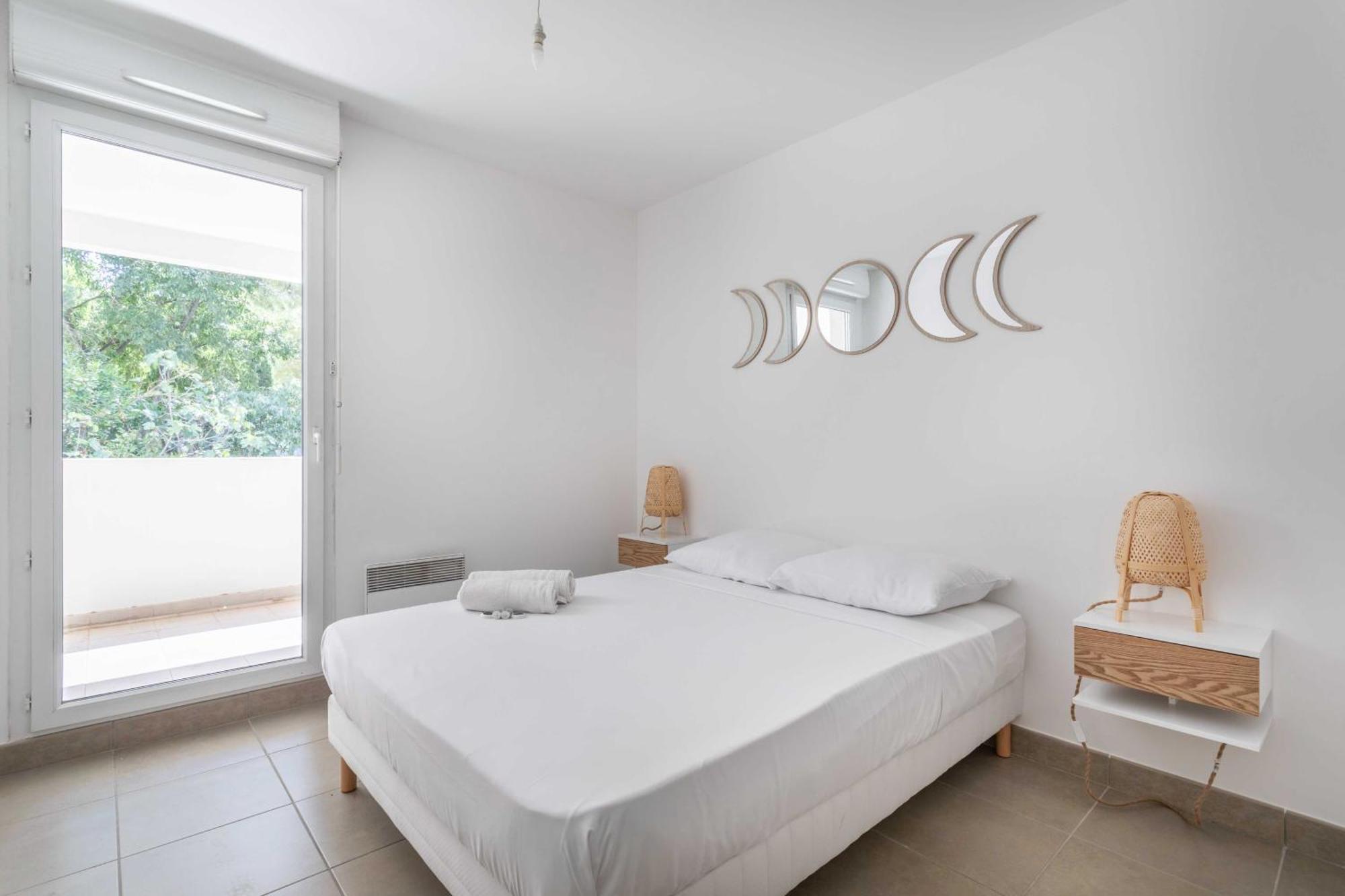 2 Bedroom With Balcony 10th Arr Apartment Marseille