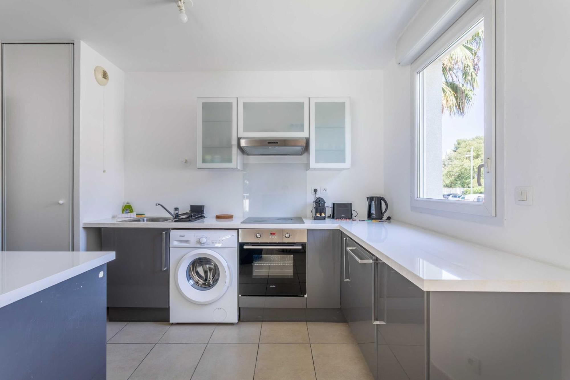 2 Bedroom With Balcony 10th Arr Marseille