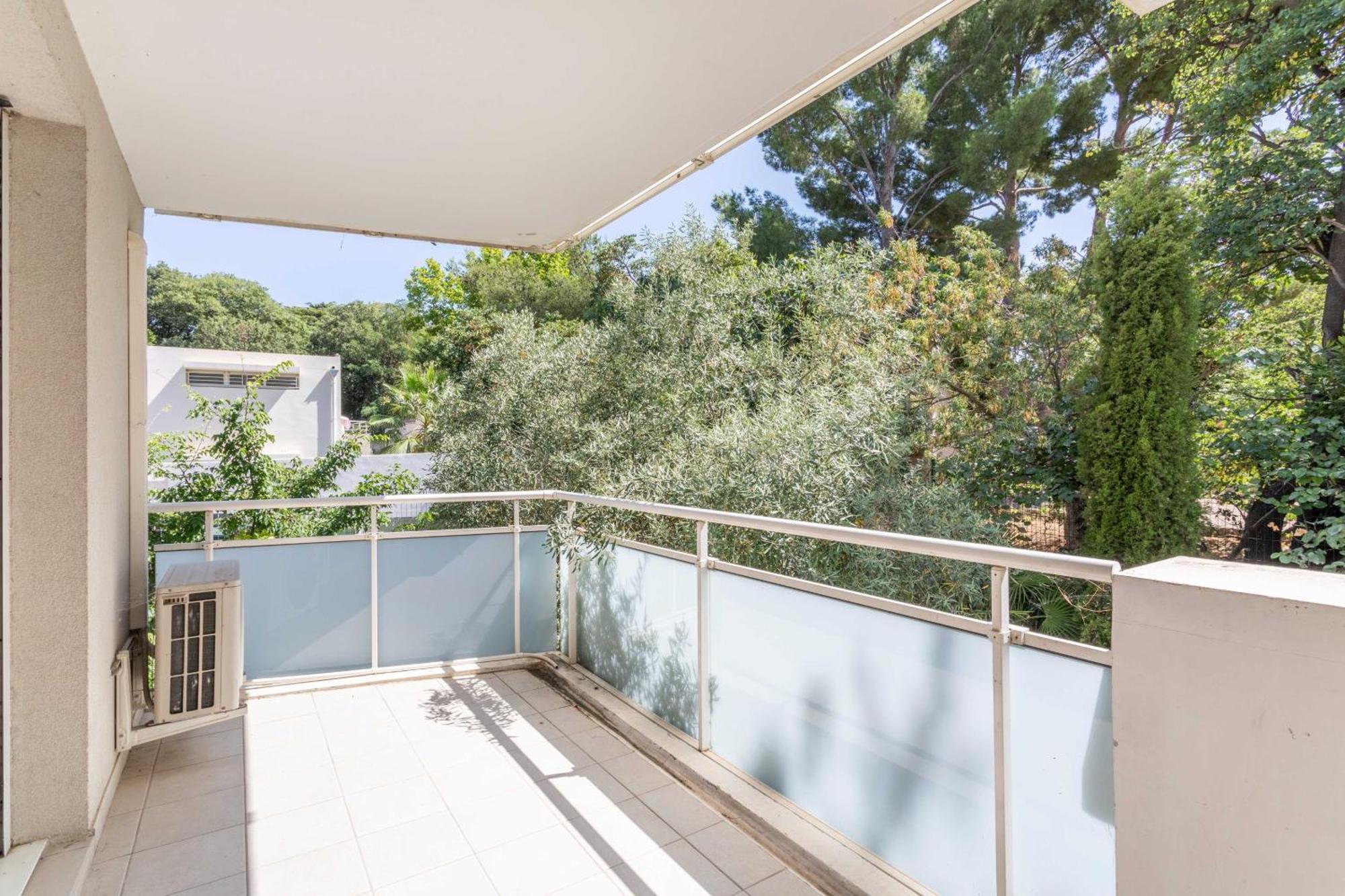 2 Bedroom With Balcony 10th Arr