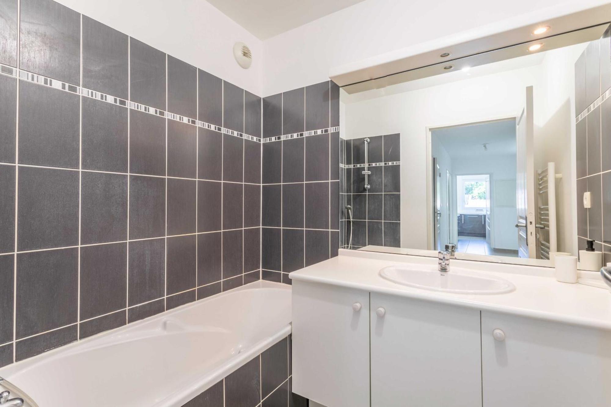 2 Bedroom With Balcony 10th Arr Marseille