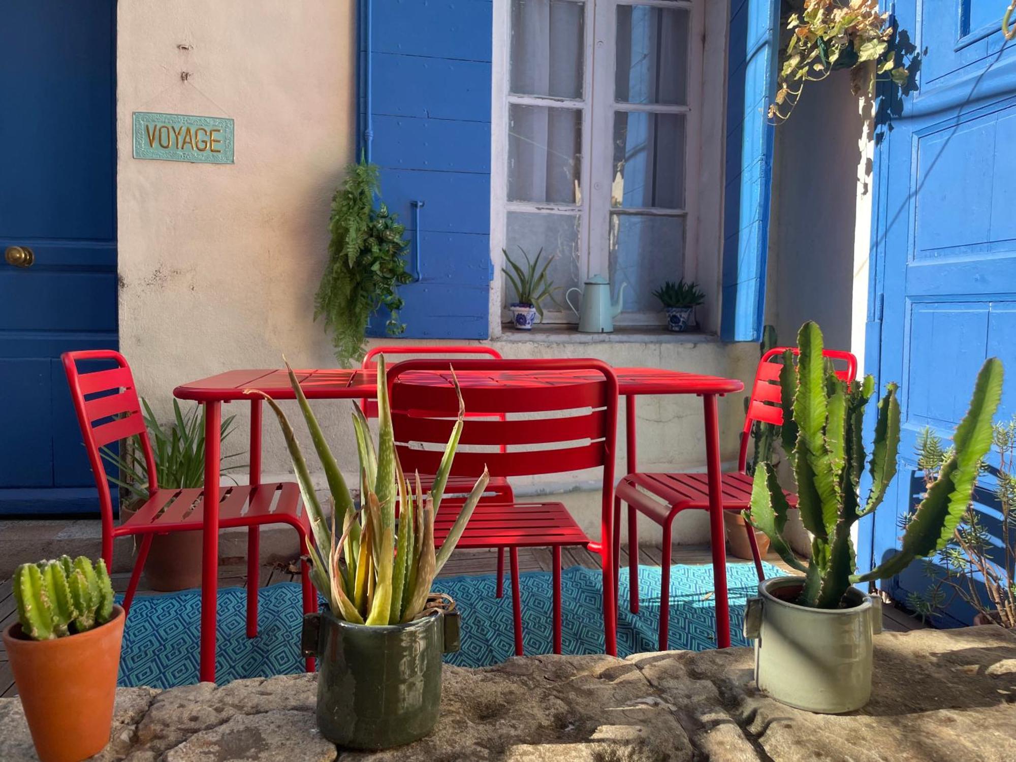 Charming With Patio In The Heart Of Marseilles