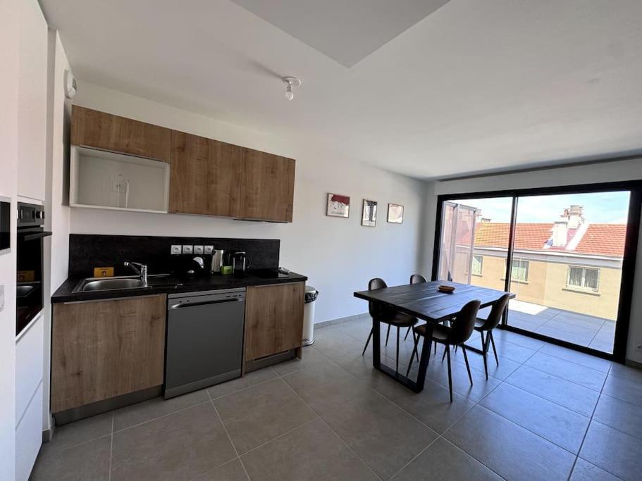 Appartement Magnifique T2-climatise Avec Terrasse-catalans Marseilles
