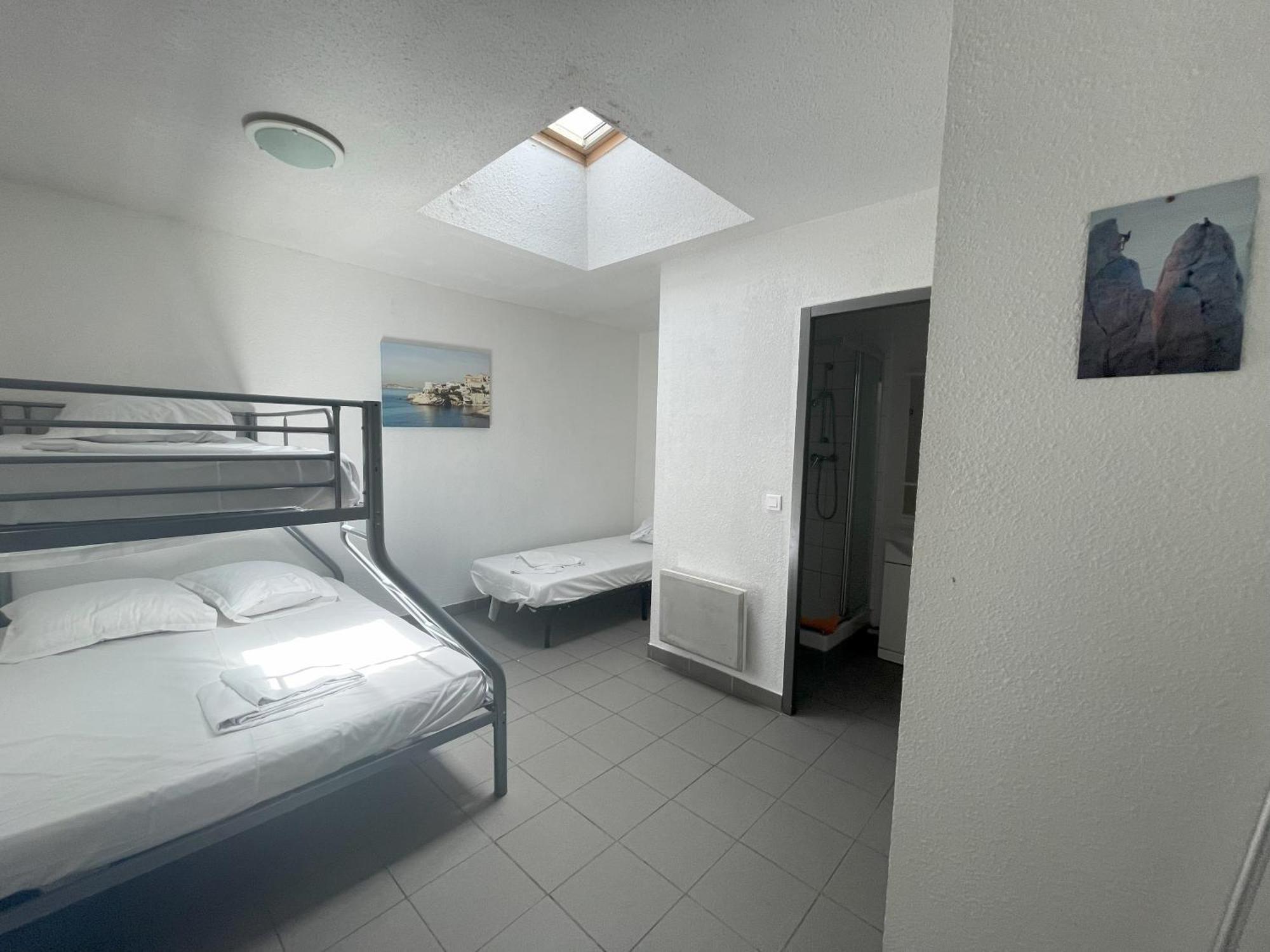 Balaena Hostel *