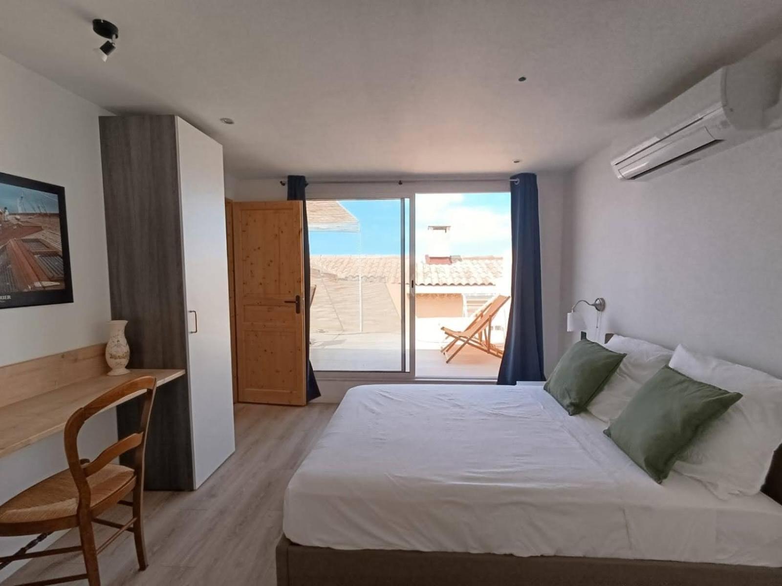 Penthouse 2 Pieces Avec Terrasse Vue A 150 M De La Apartment Marseille