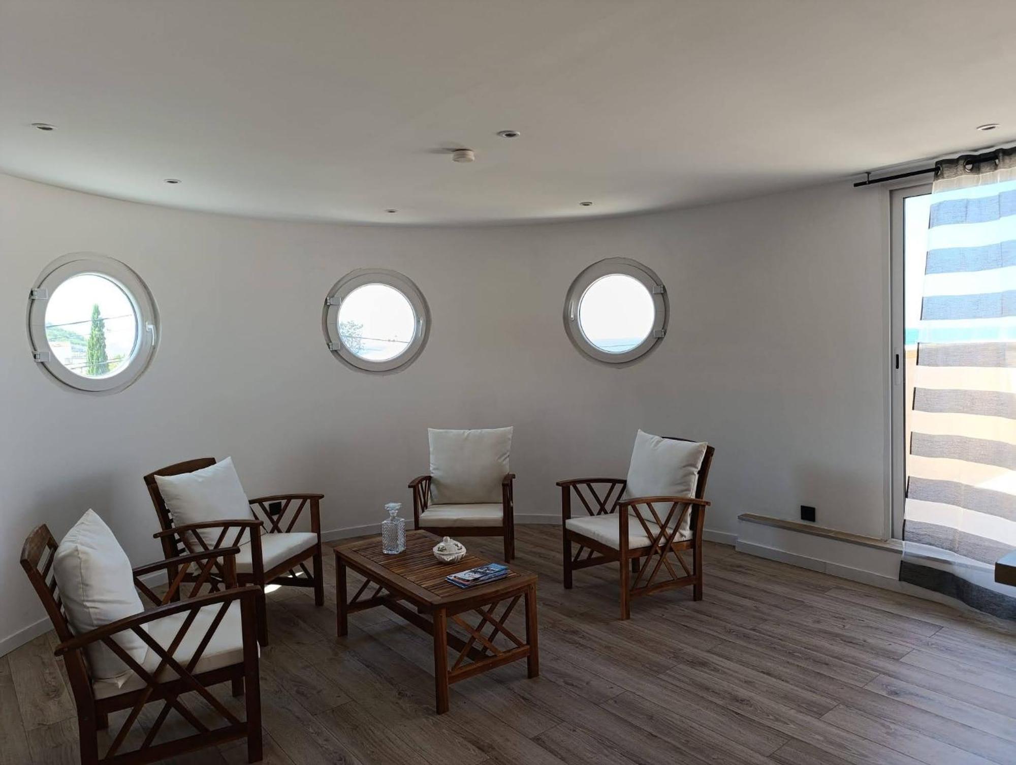 Penthouse 2 Pieces Avec Terrasse Vue A 150 M De La Apartment Marseille