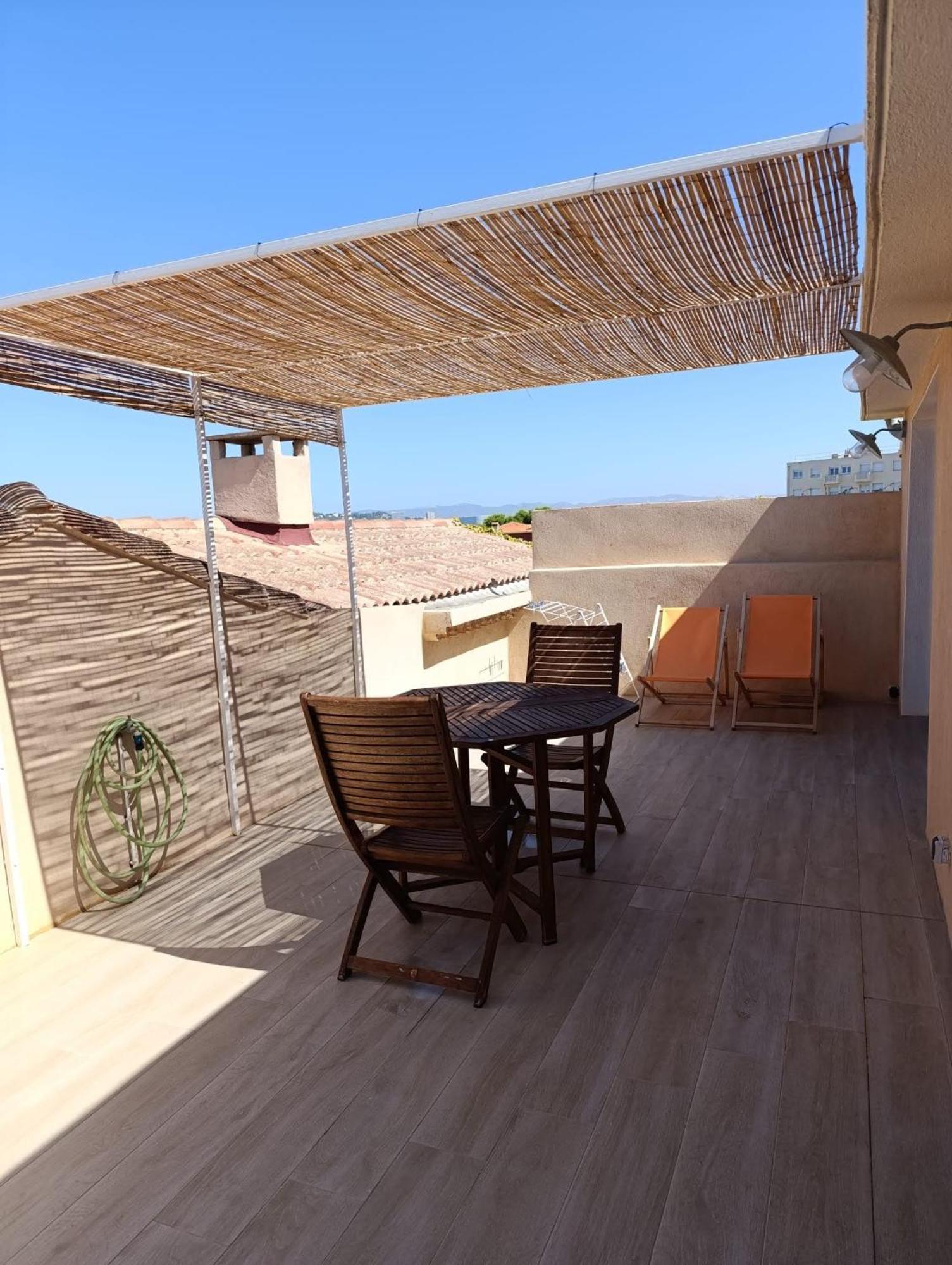 Penthouse 2 Pieces Avec Terrasse Vue A 150 M De La Apartment *