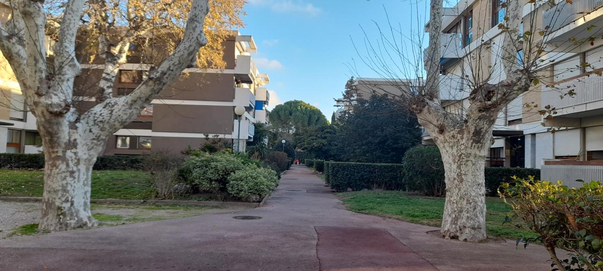 Ideal Long Sejour-appartement Calme-3 Apartment
