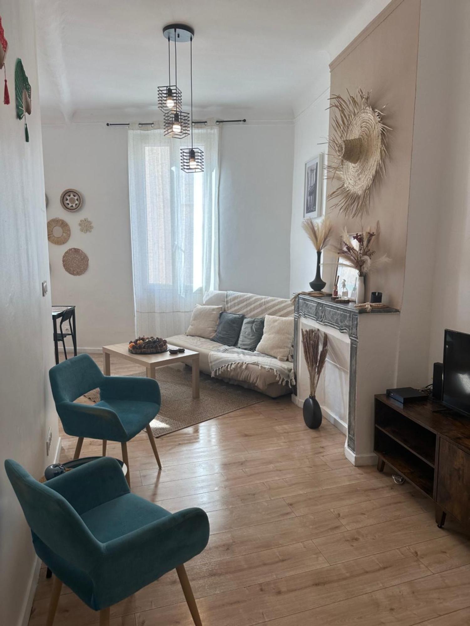 Apartamento T2 Spacieux En Plein Coeur De 4 Pers *