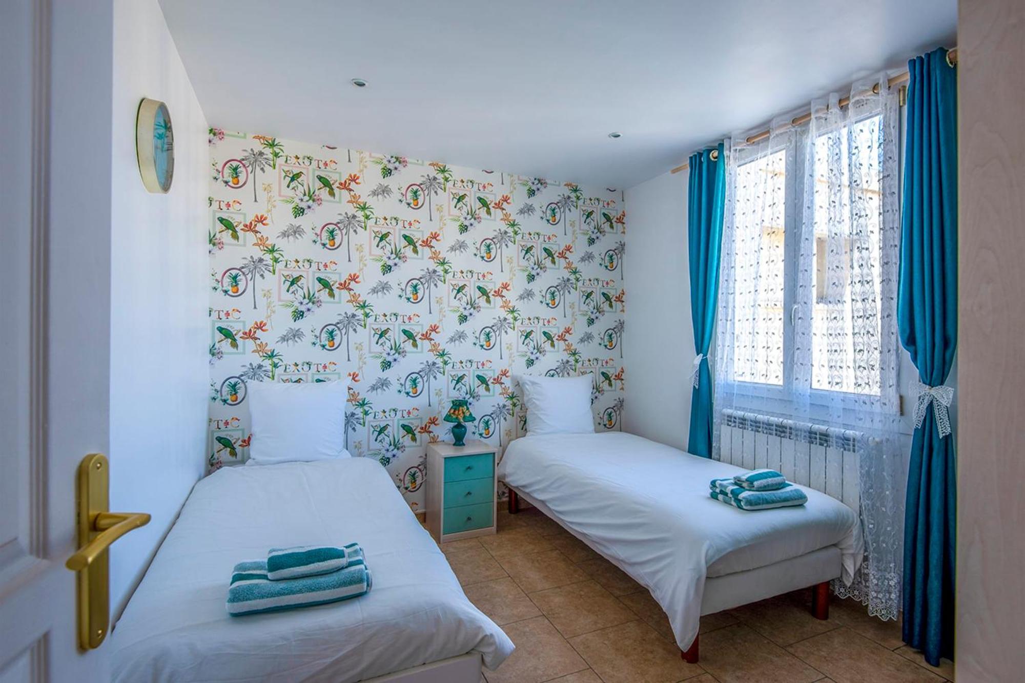 Apartment Bright Flat Close To The