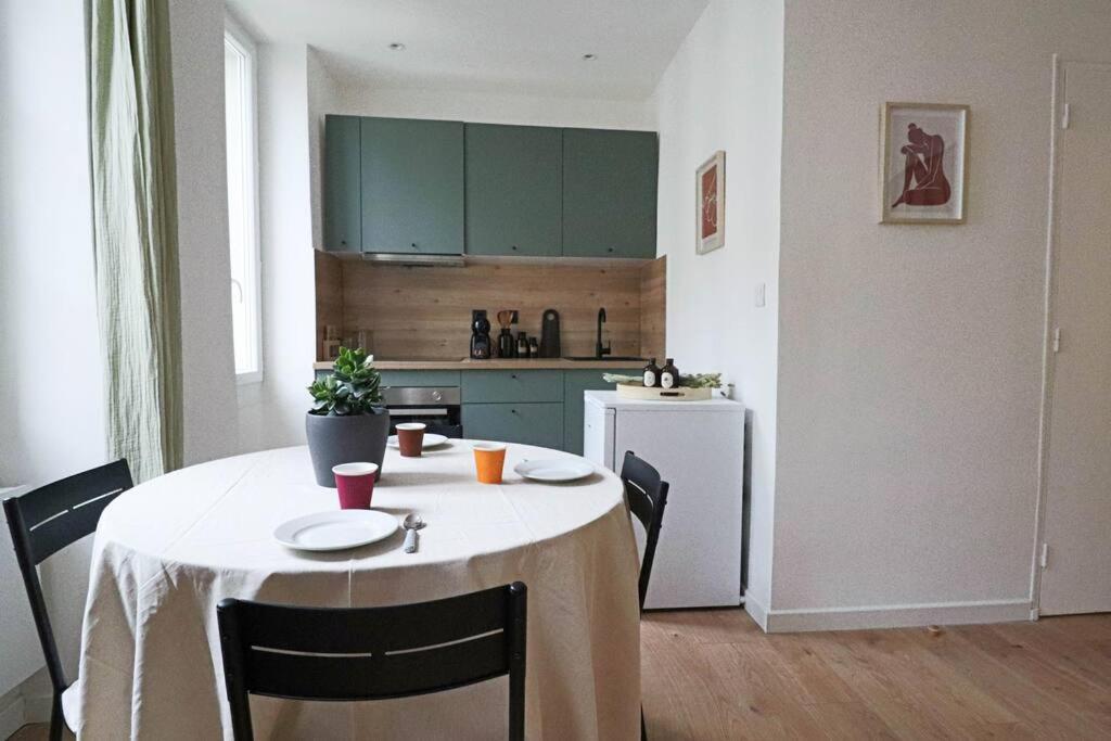 Charmantt2 Dans Le Quartier Branche Du Camas Apartment *