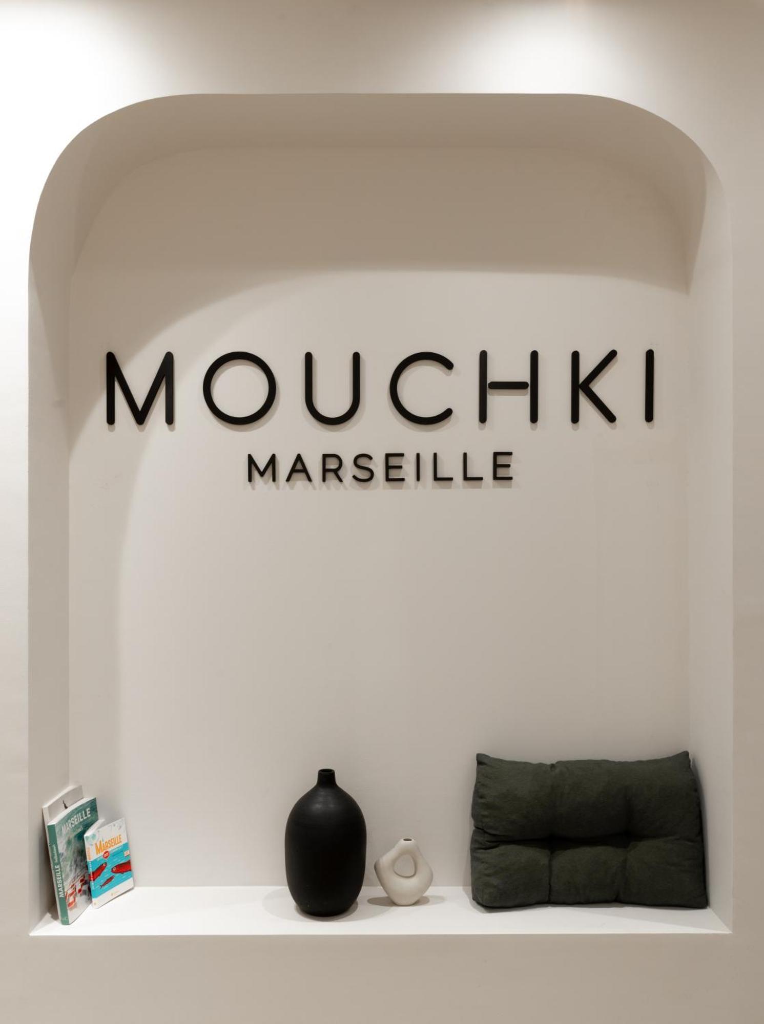 Mouchki Khách sạn *