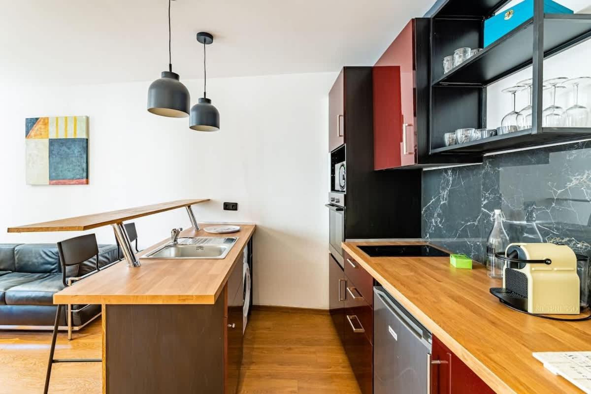 Neat And Refined In Panier Pedestrian Area Close To Old-port *