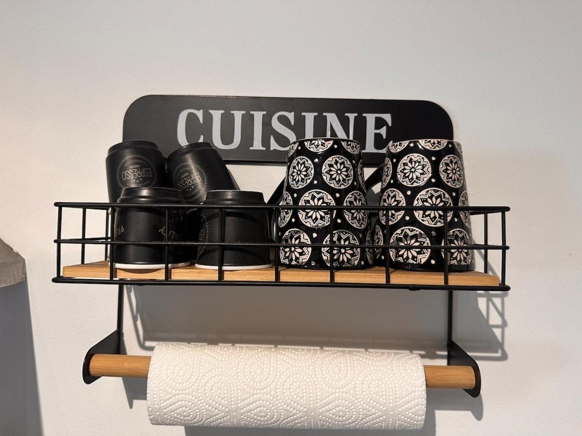 Apartment Aj - Stylish Pied-a-terre A La Joliette - Parking