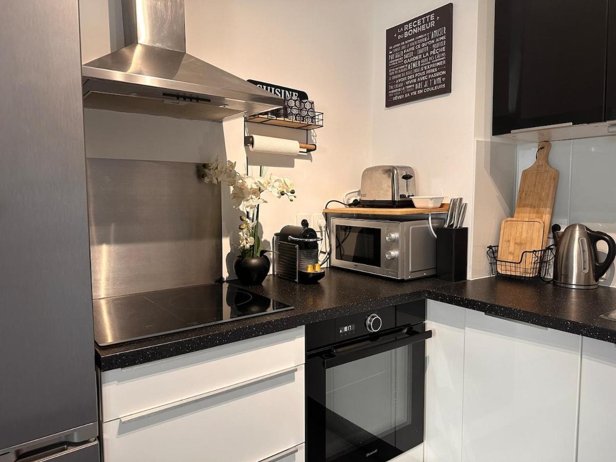 Apartment Aj - Stylish Pied-a-terre A La Joliette - Parking