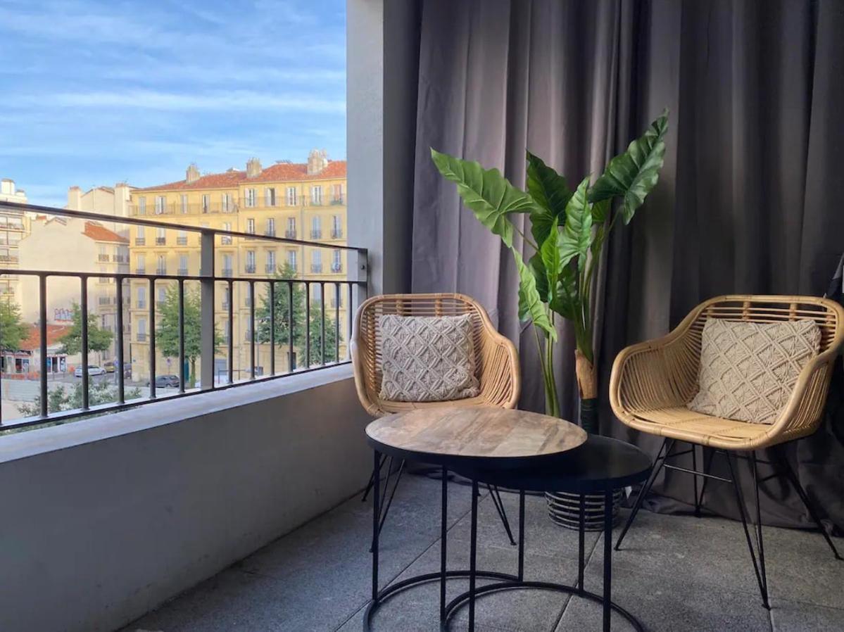 Aj - Stylish Pied-a-terre A La Joliette - Parking Apartment Marseille