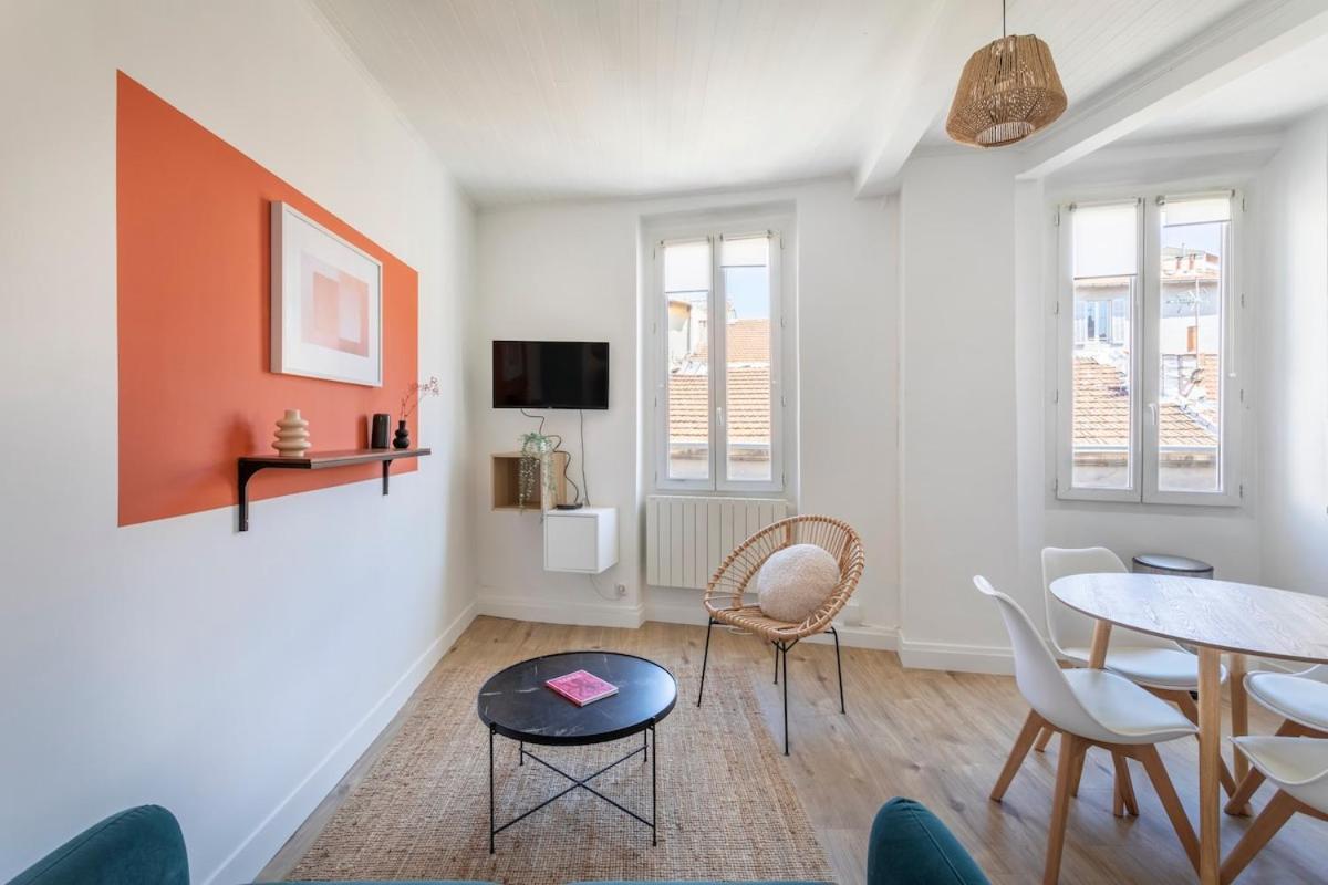 Apartment Lumineux & Joliment Renove