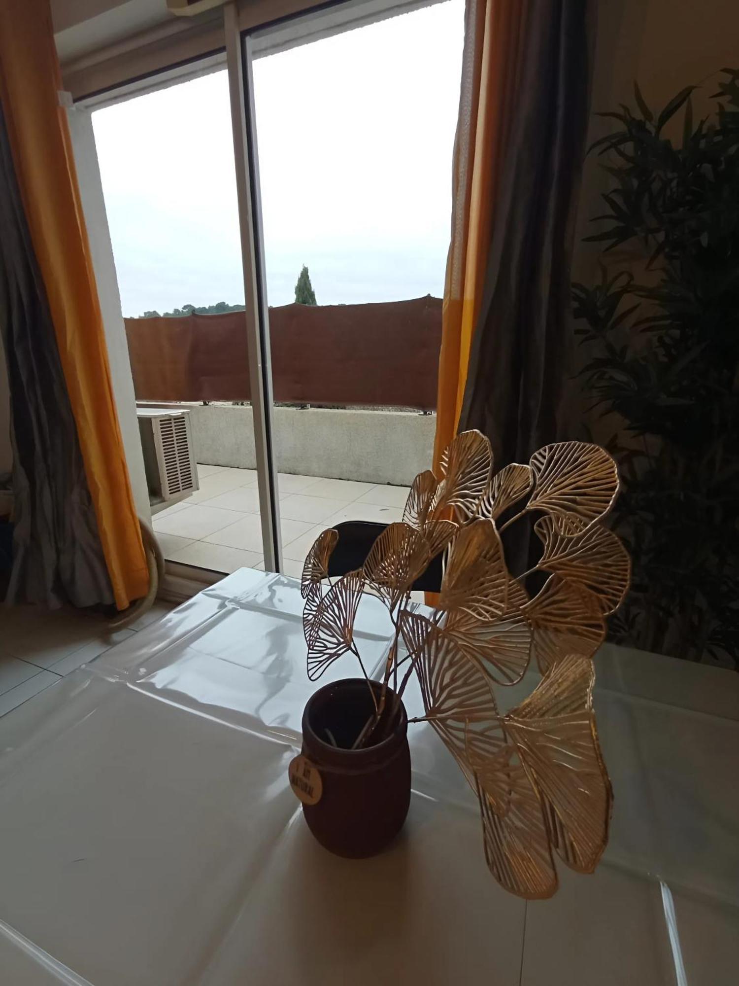 Apartment Grand T2 Avec Terrasse Marseille