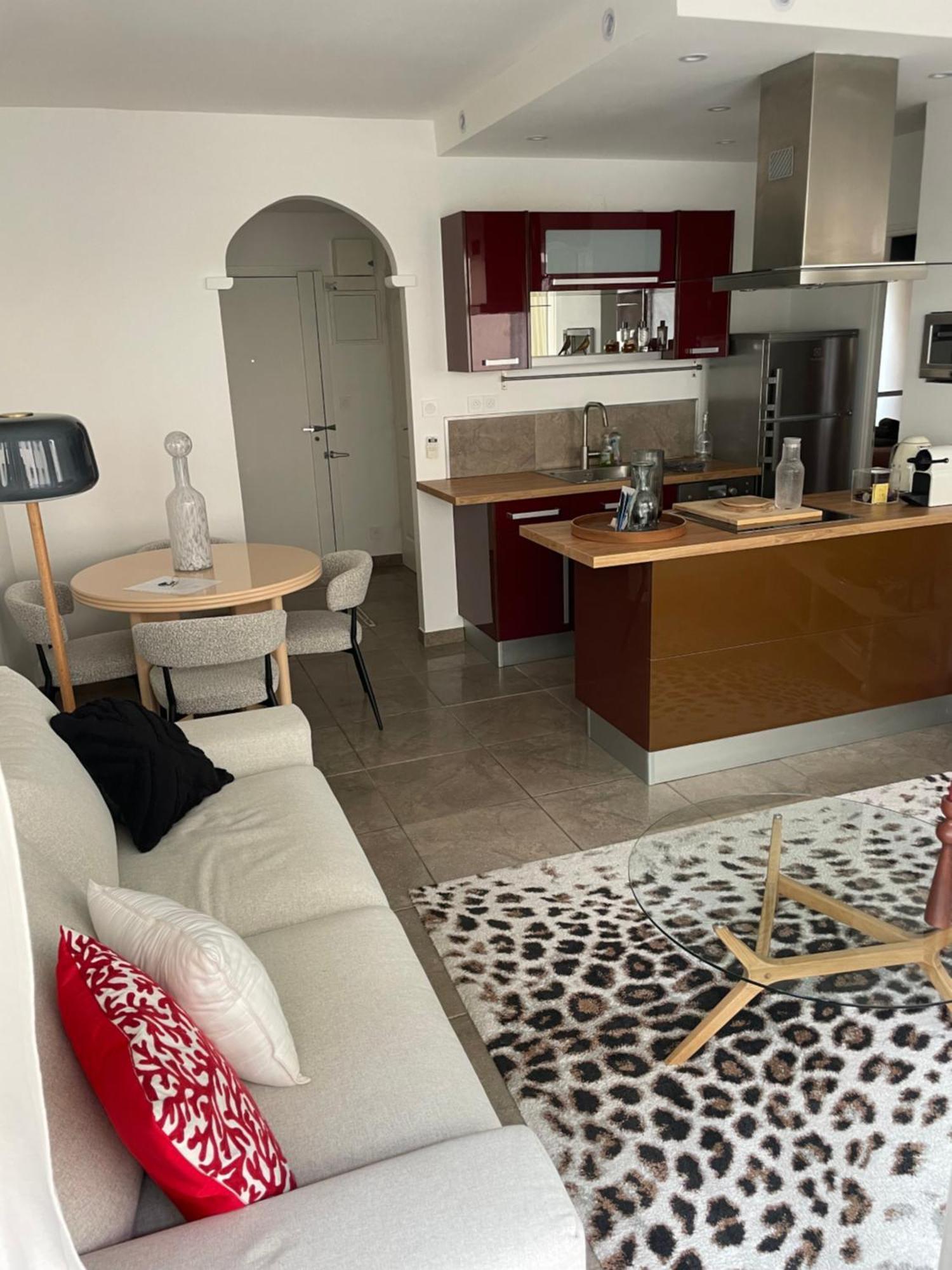 Appartement M Du Prado *