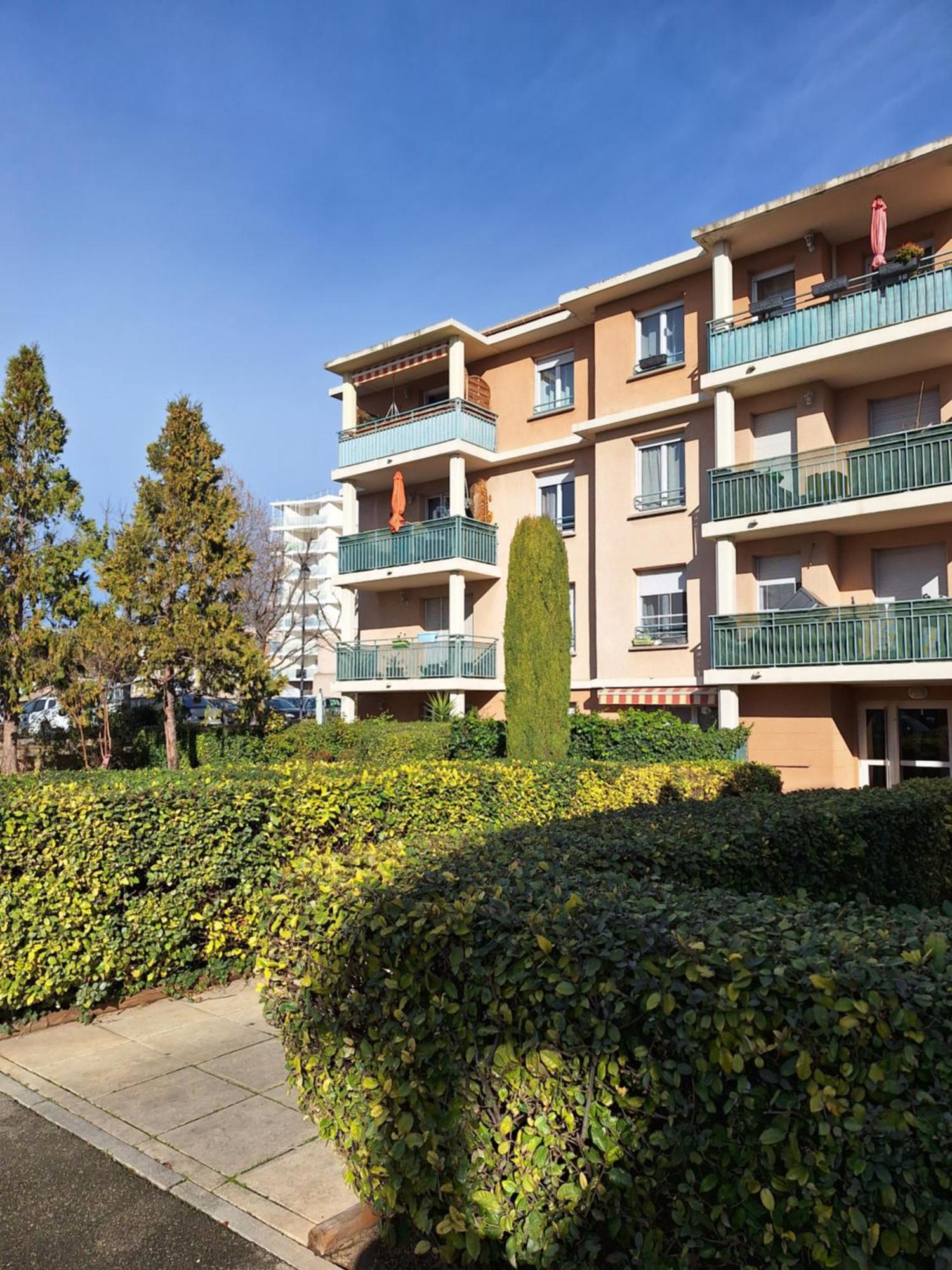 Parc De La Roseraie Apartment Marseille