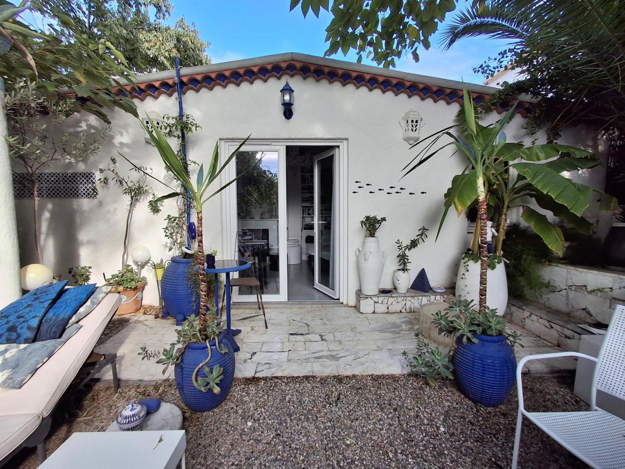 Holiday home Maison Et Terrasse Dans Le Jardin Du Chateau De Gaillard