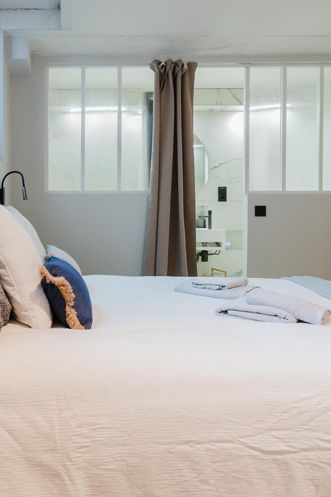 Bed & Breakfast Maison Chaliot Hosts & Events *