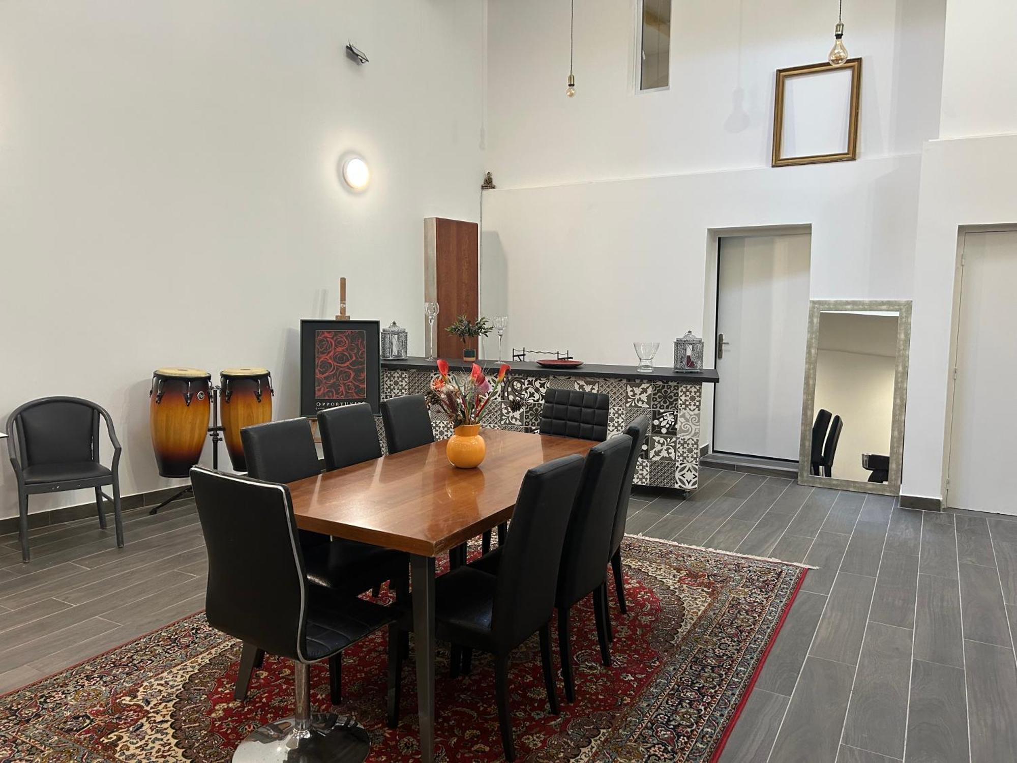 Le Monte Cristo Apartment *