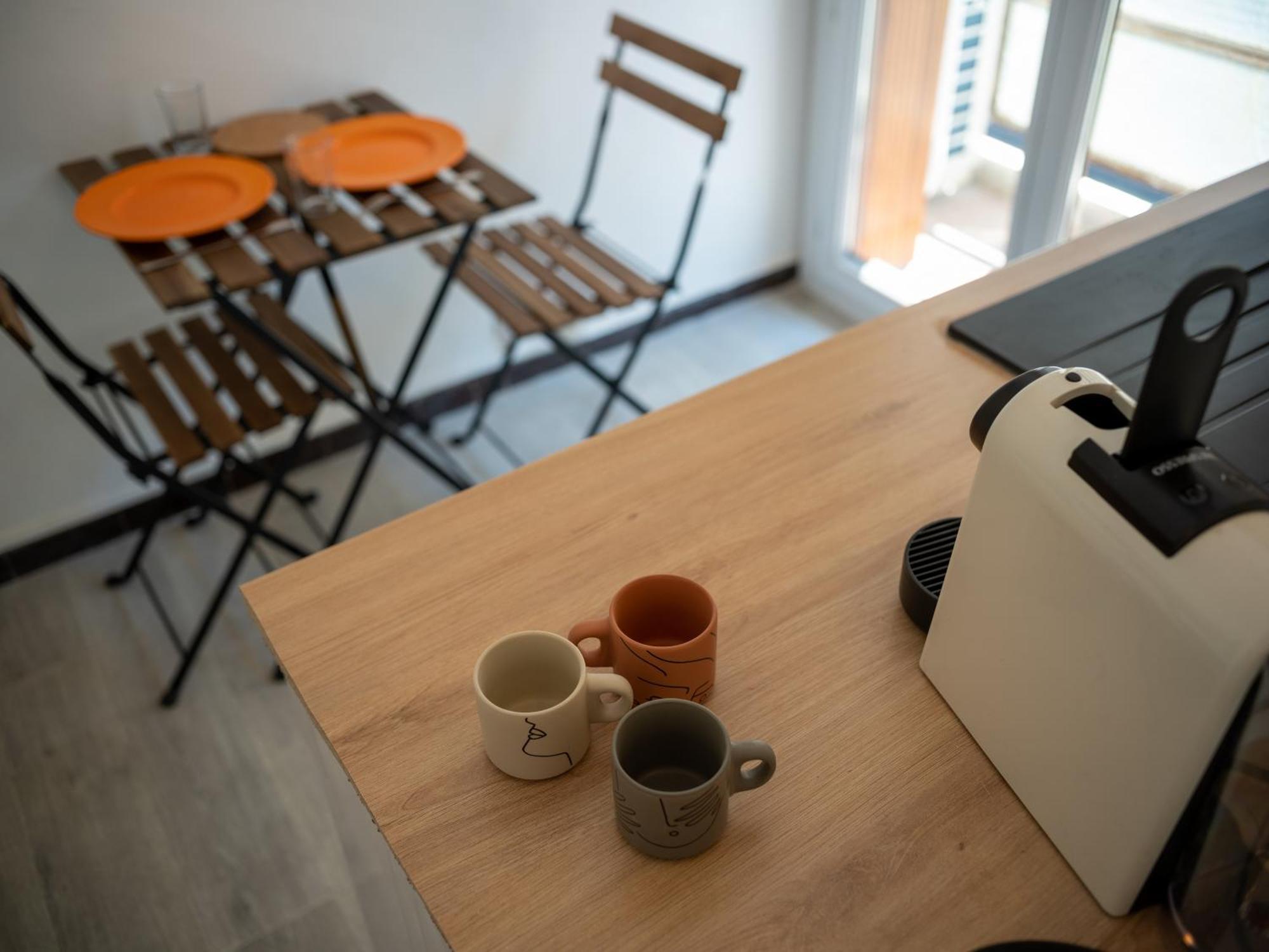 Climatise Equipe 4 Couchages A 5min A Pied De La Gare St Charles Apartment Marseille