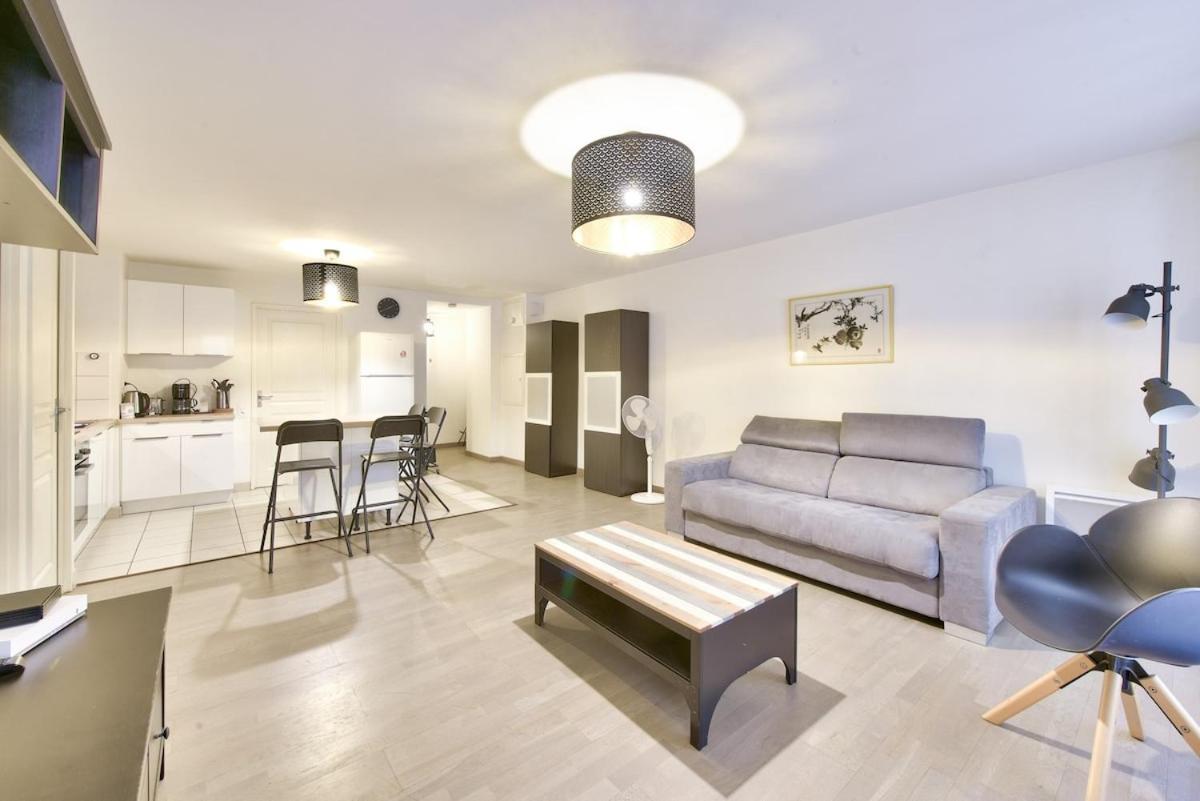 Modern 2 Bedroom Flat Near Vieux Port Apartment *
