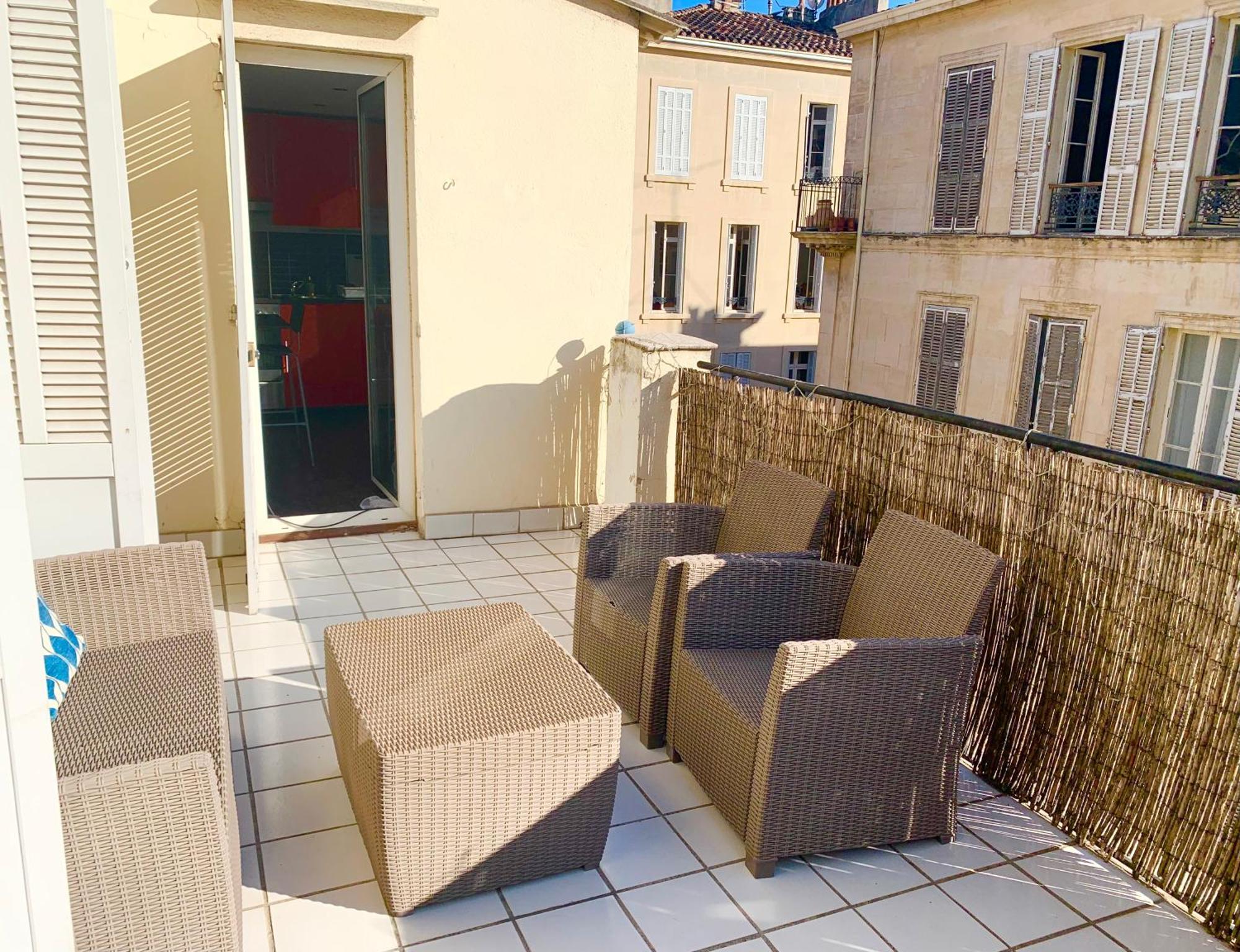 Apartment Terrasse Au Pied De La Gare Marseille