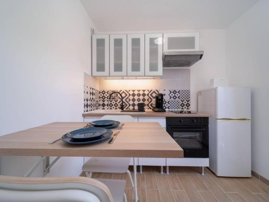Apartment Equipe Avec Parking