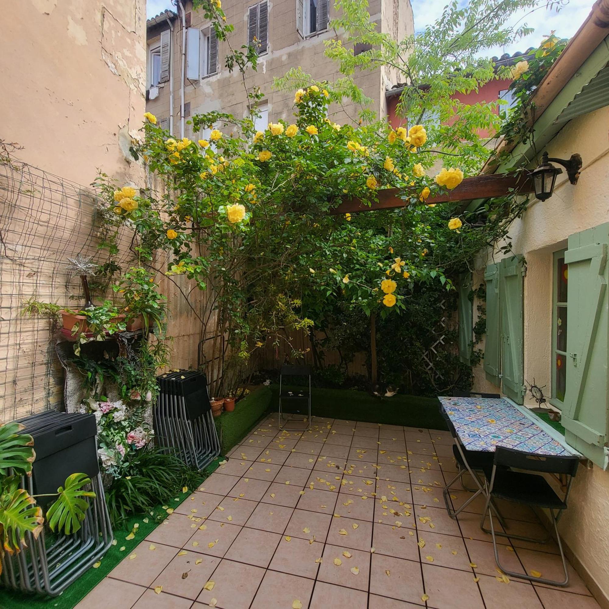 2p. Jardin Calme Centre-ville * Marseilles