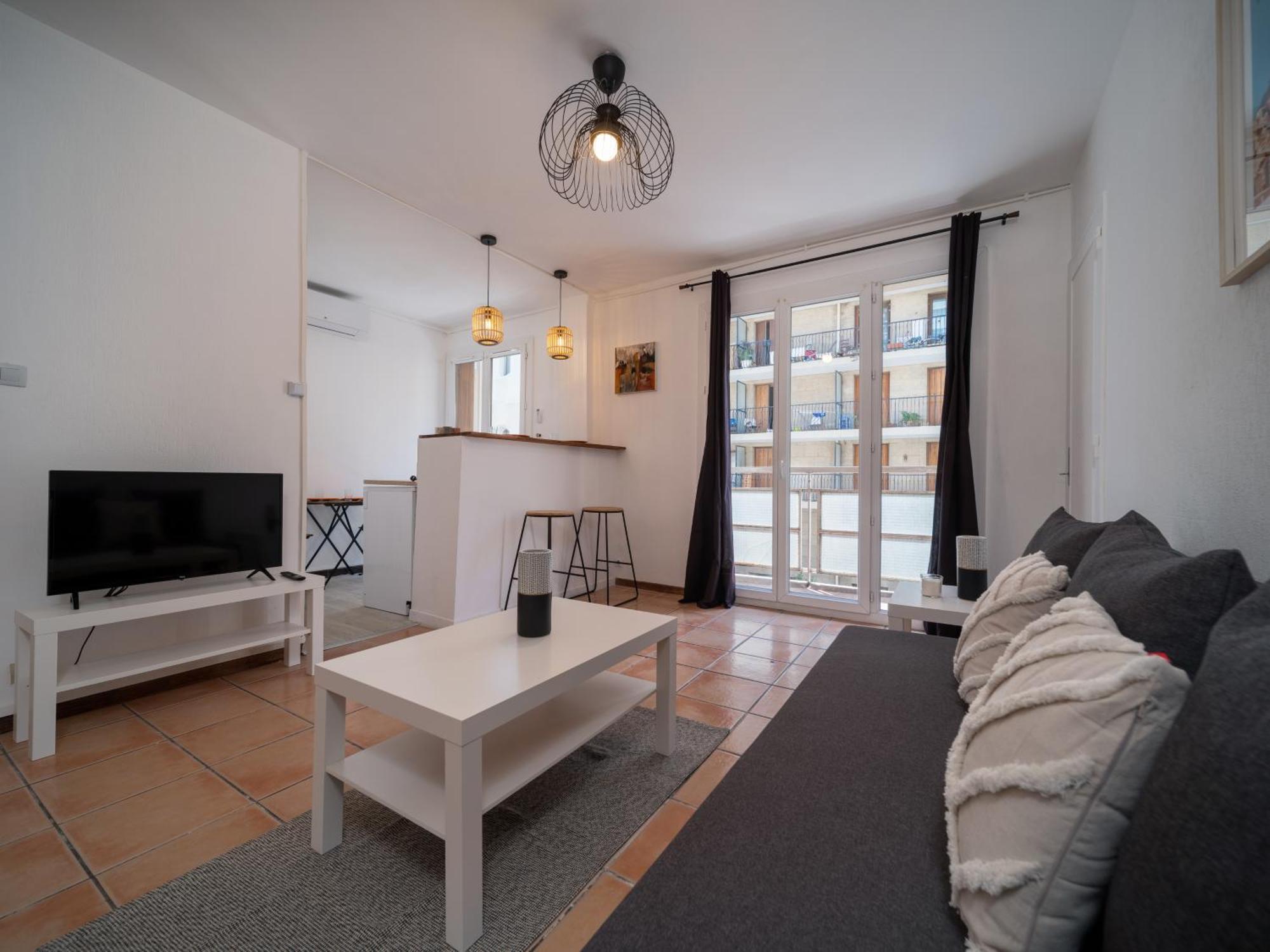 Climatise Avec Parking 4 Couchages A 5min A Pieds De La Gare St Charles Appartement *