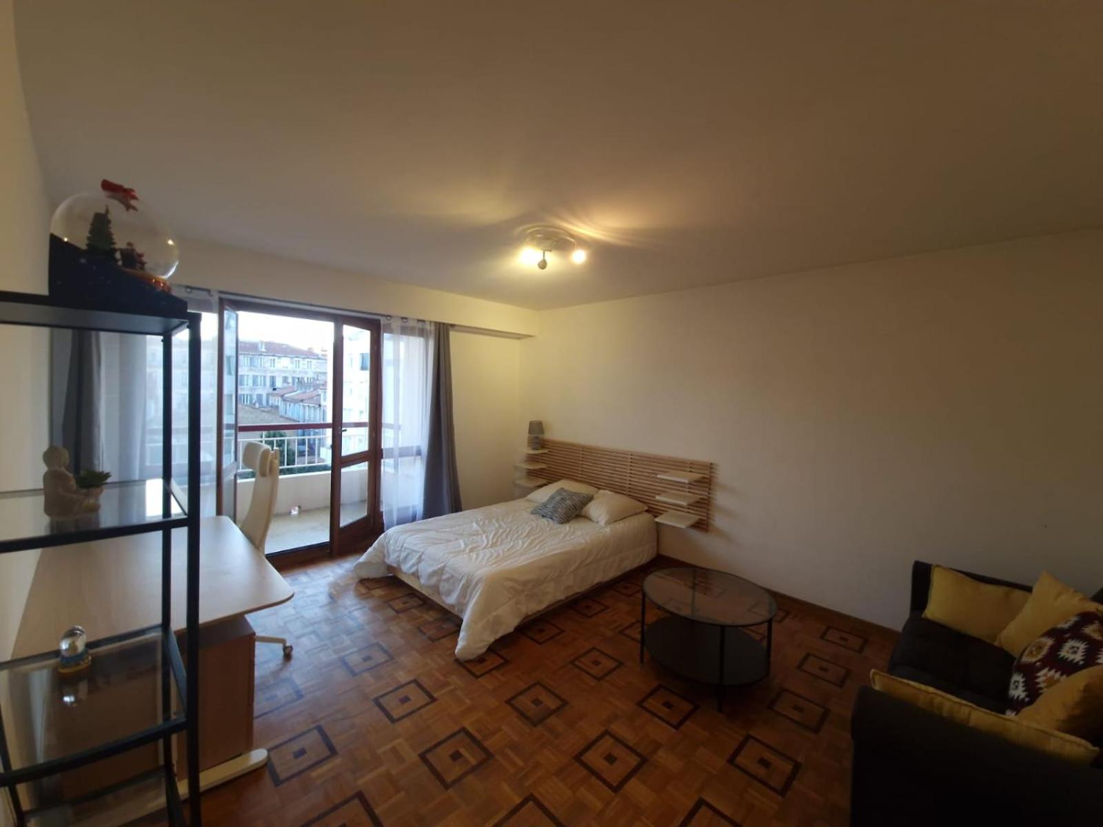 Grand T1 Lumineux & Joli Balcon * Marseille