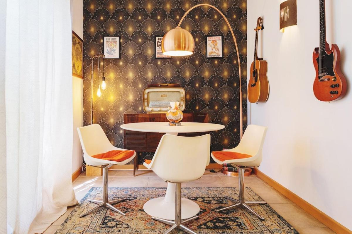 Apartment Bright, Vintage-style