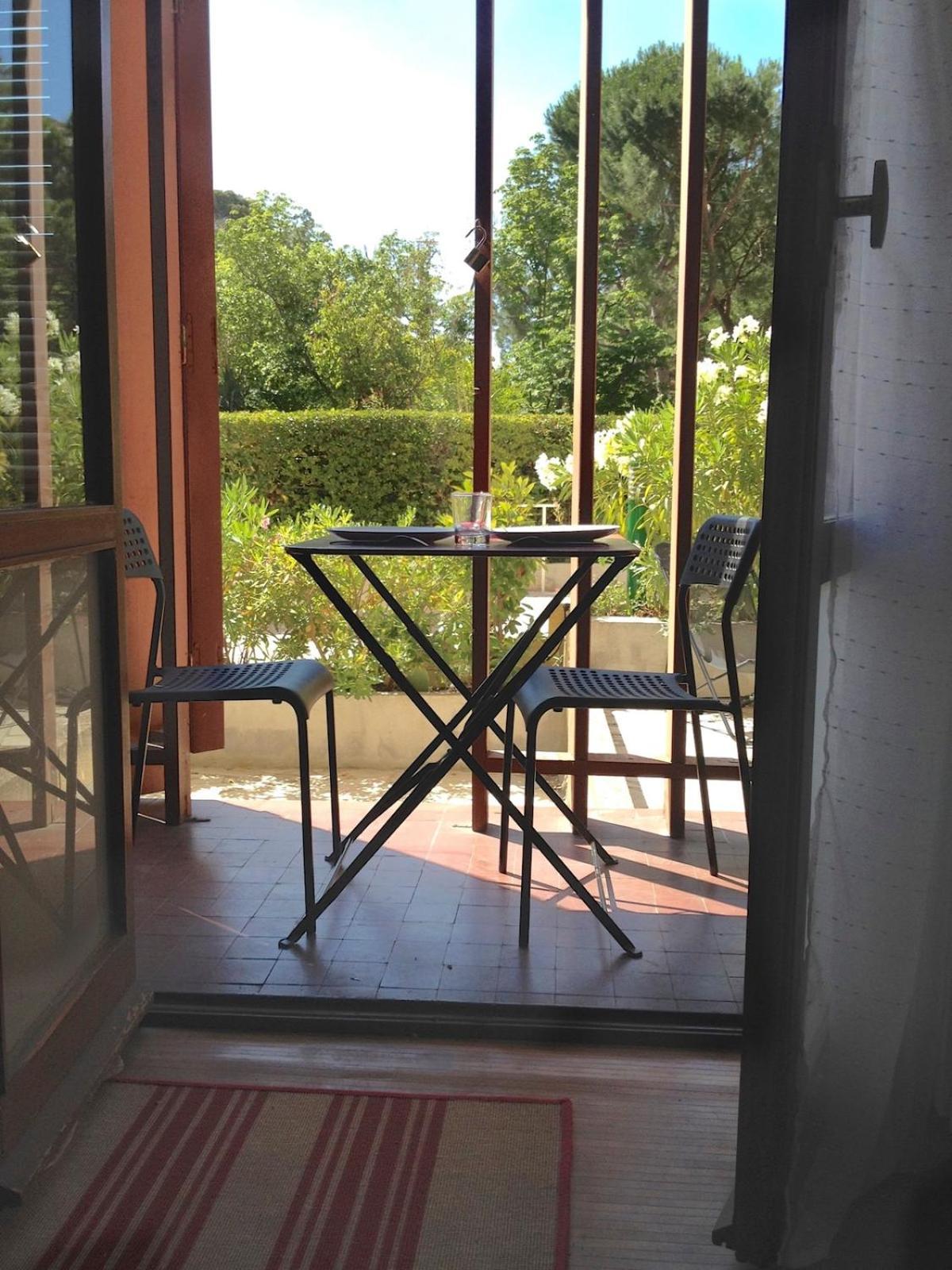 Apartment D'artiste A 8eme Arrondissement