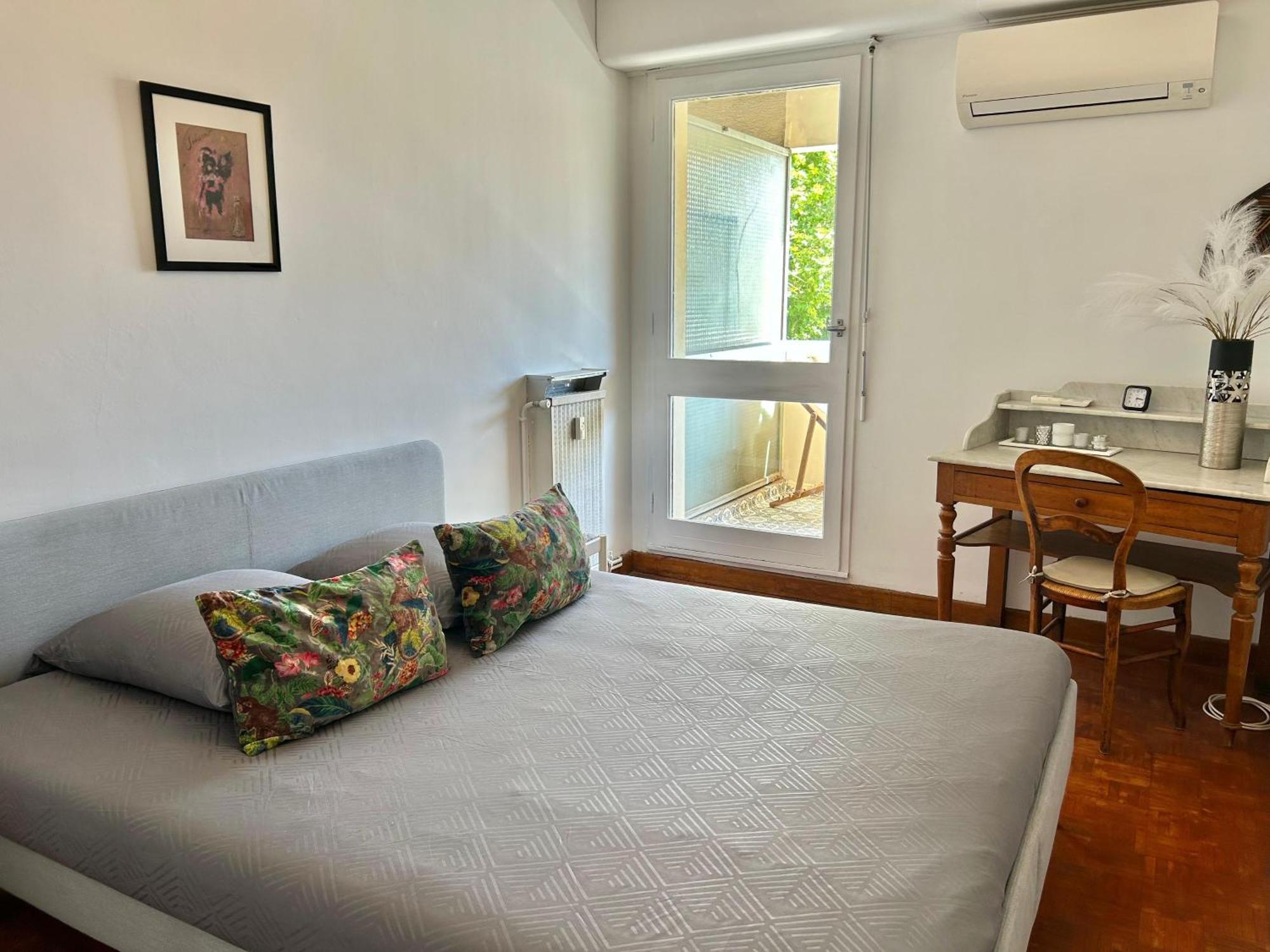 Appartement Chez Emma - Terrasse Proche Hopitaux Universitaires Timone - Conception Marseilles