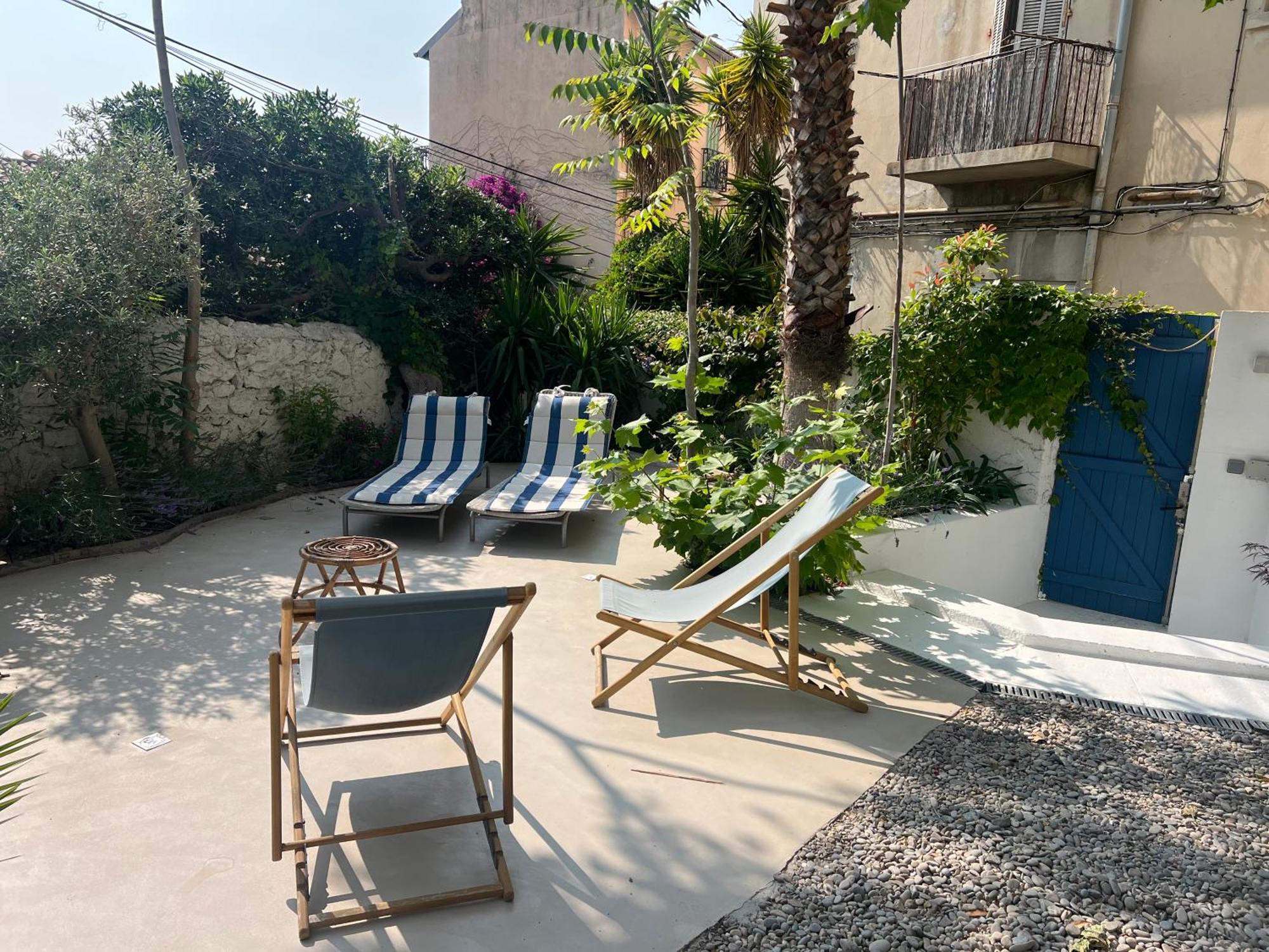 Bord De Mer, Magnifique De 150m2 Avec Jardin * Marseilles