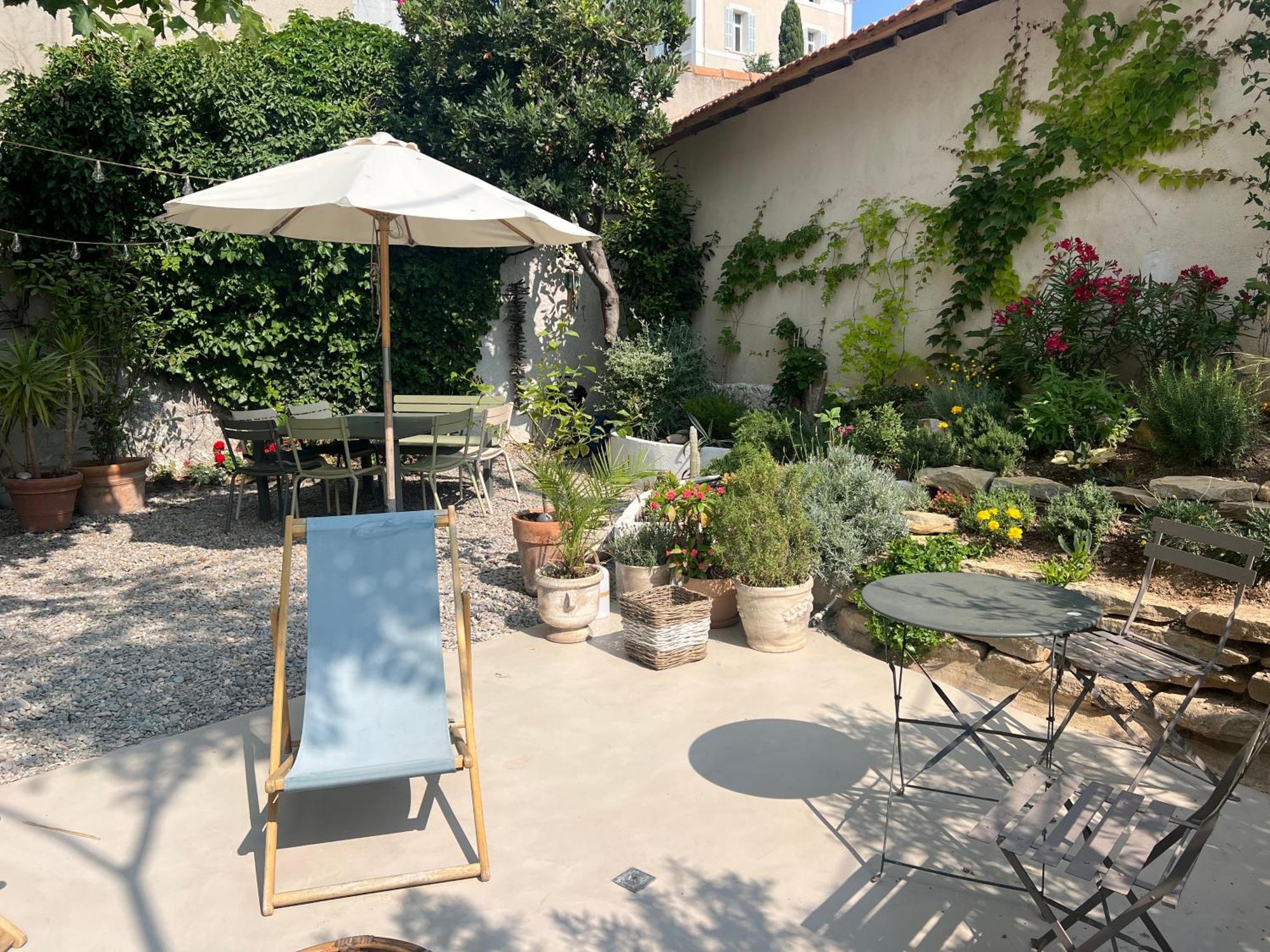 Bord De Mer, Magnifique De 150m2 Avec Jardin Appartement Marseilles