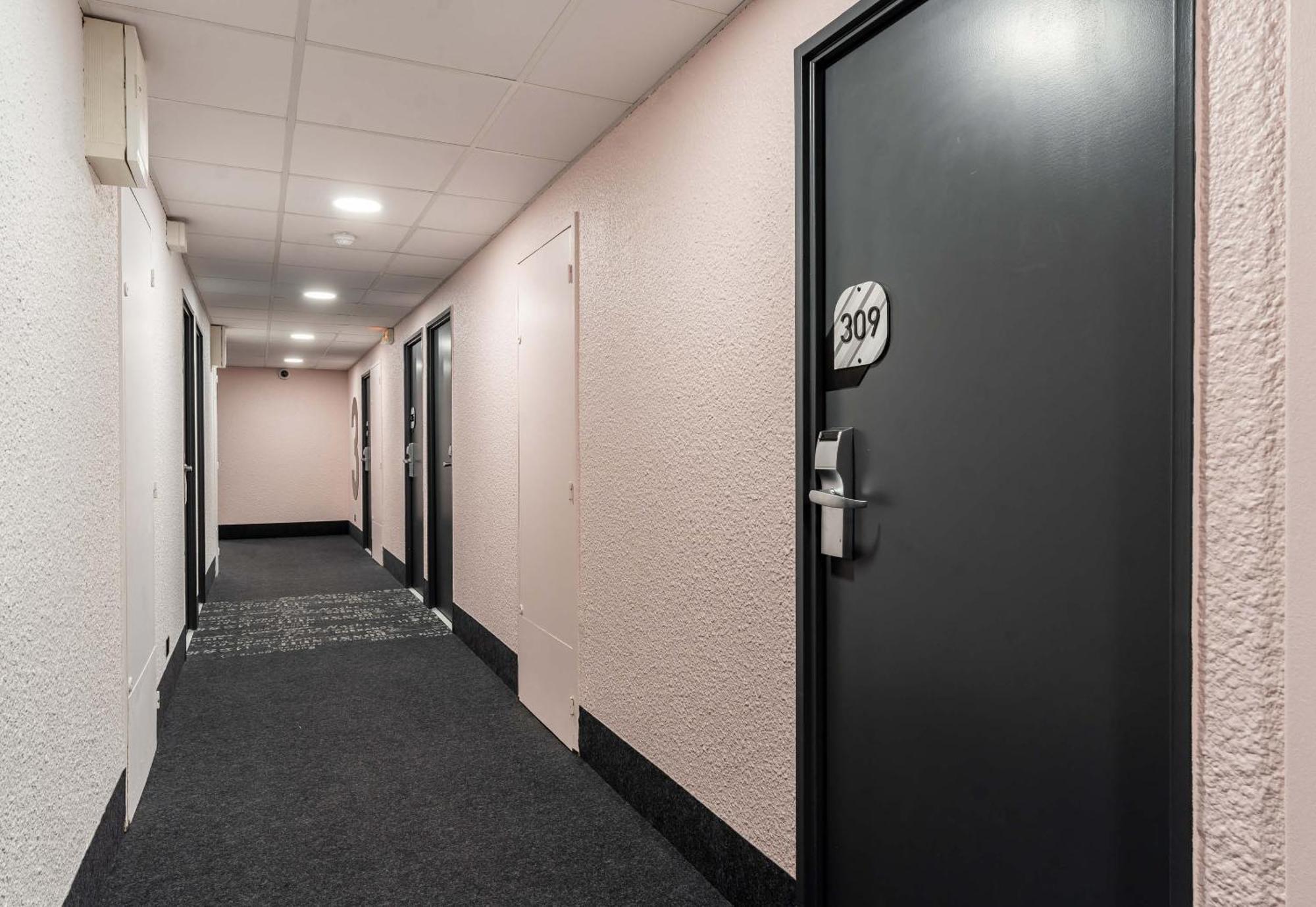 Hotel Prado Parc Des Expositions 3*