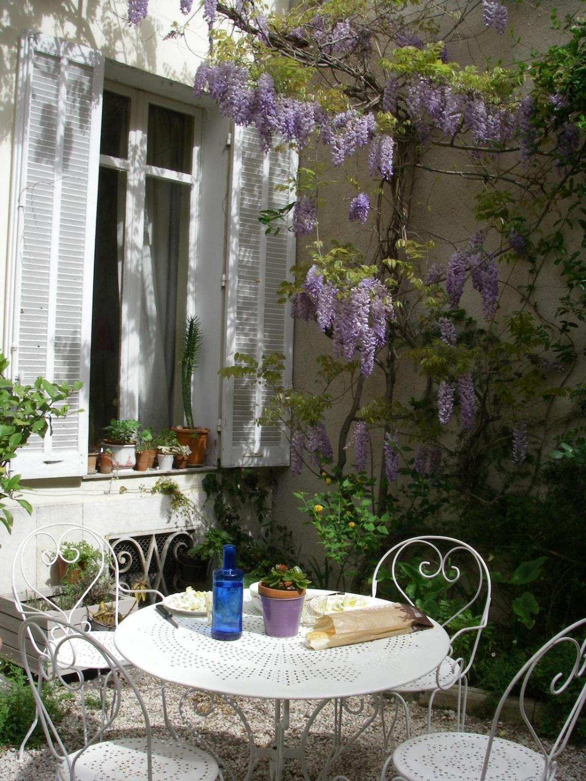 Pleasant 120 M2 Duplex, Garden, Quiet, South, Center Appartement *