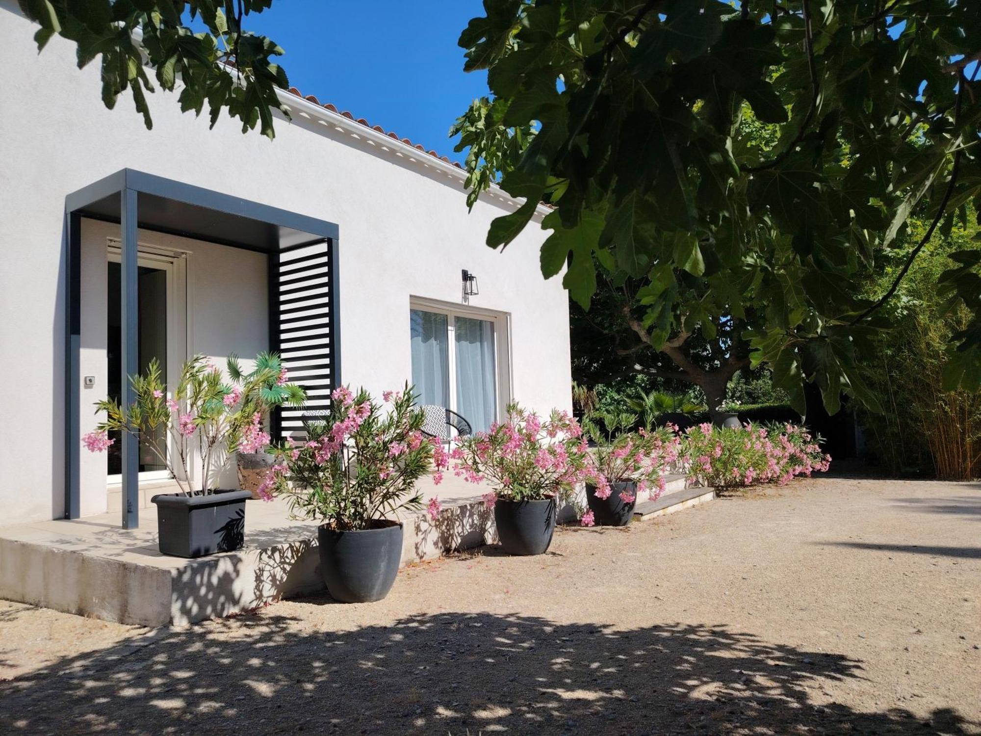 Avec Piscine Entre Et Cassis *