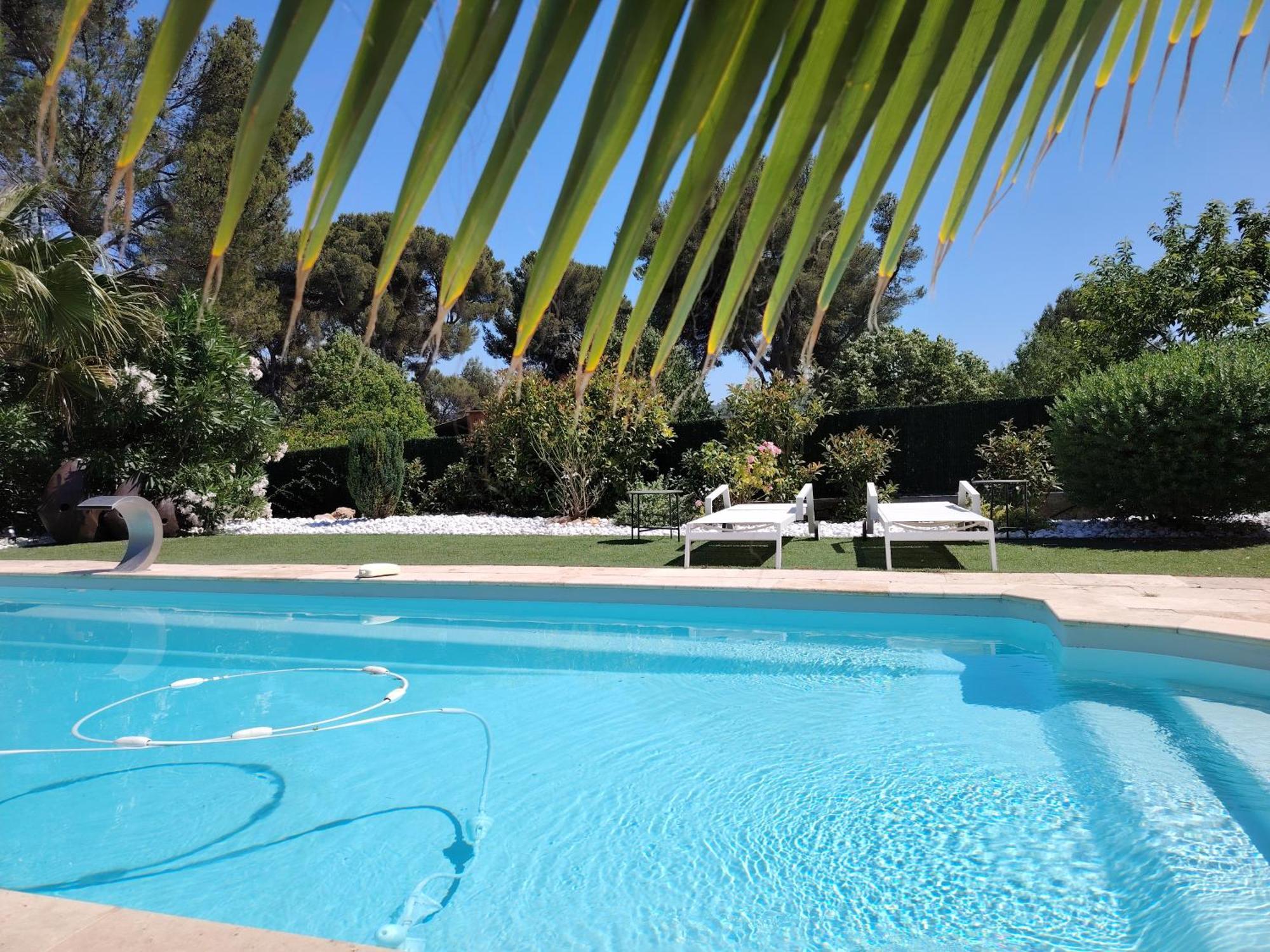 Avec Piscine Entre Et Cassis