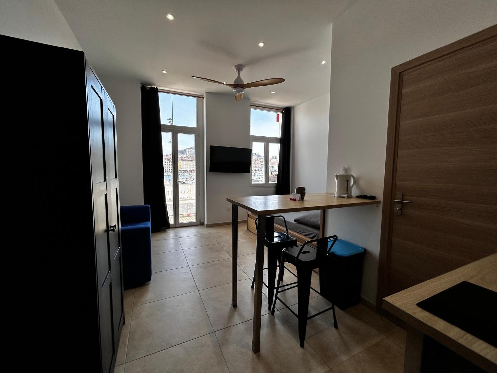 Hostel Vue Imprenable Vieux-port Et Notre Dame *
