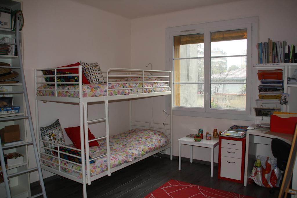 D'hote Mt Et Jm Gleizes 2* Marseille