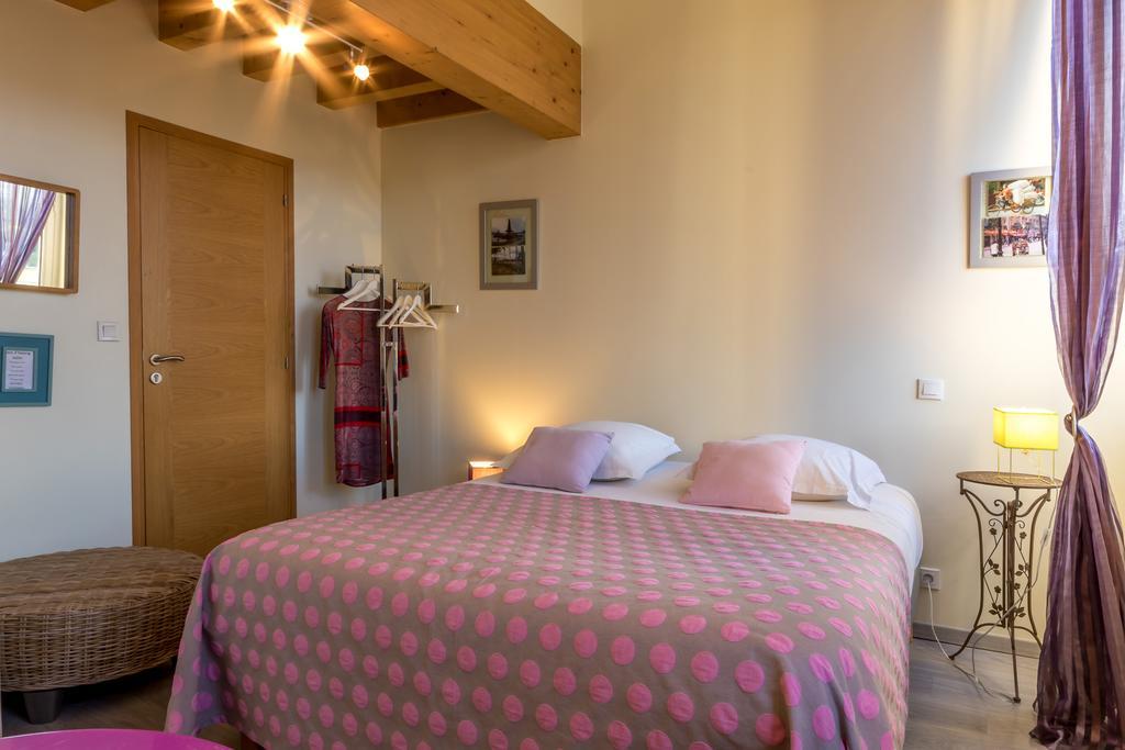 Couette-café Les De Jeannette 2*