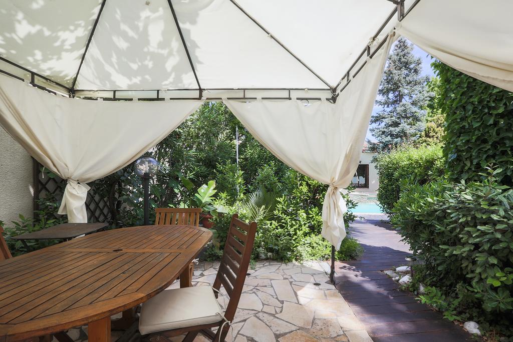 Bed & Breakfast La Palmeraie Marseille