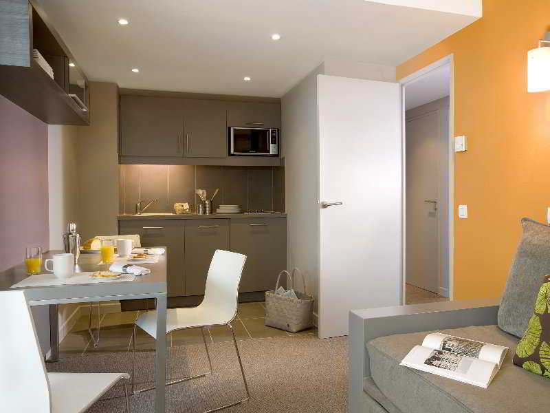 Khách sạn hẻo lánh Adagio Vieux Port 4*