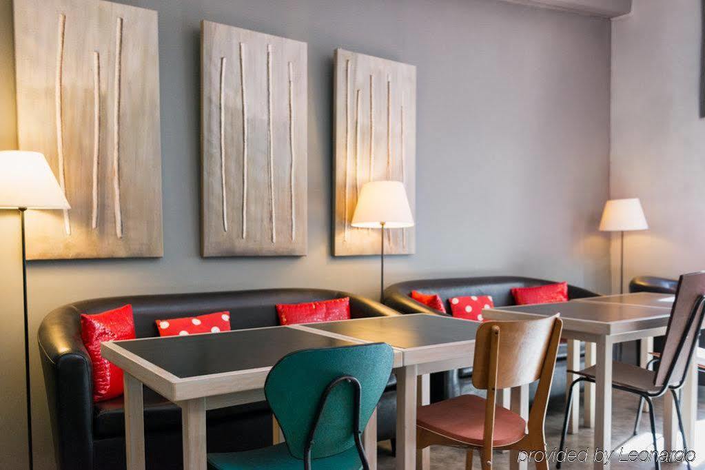 Hotel Edmond Rostand 3*
